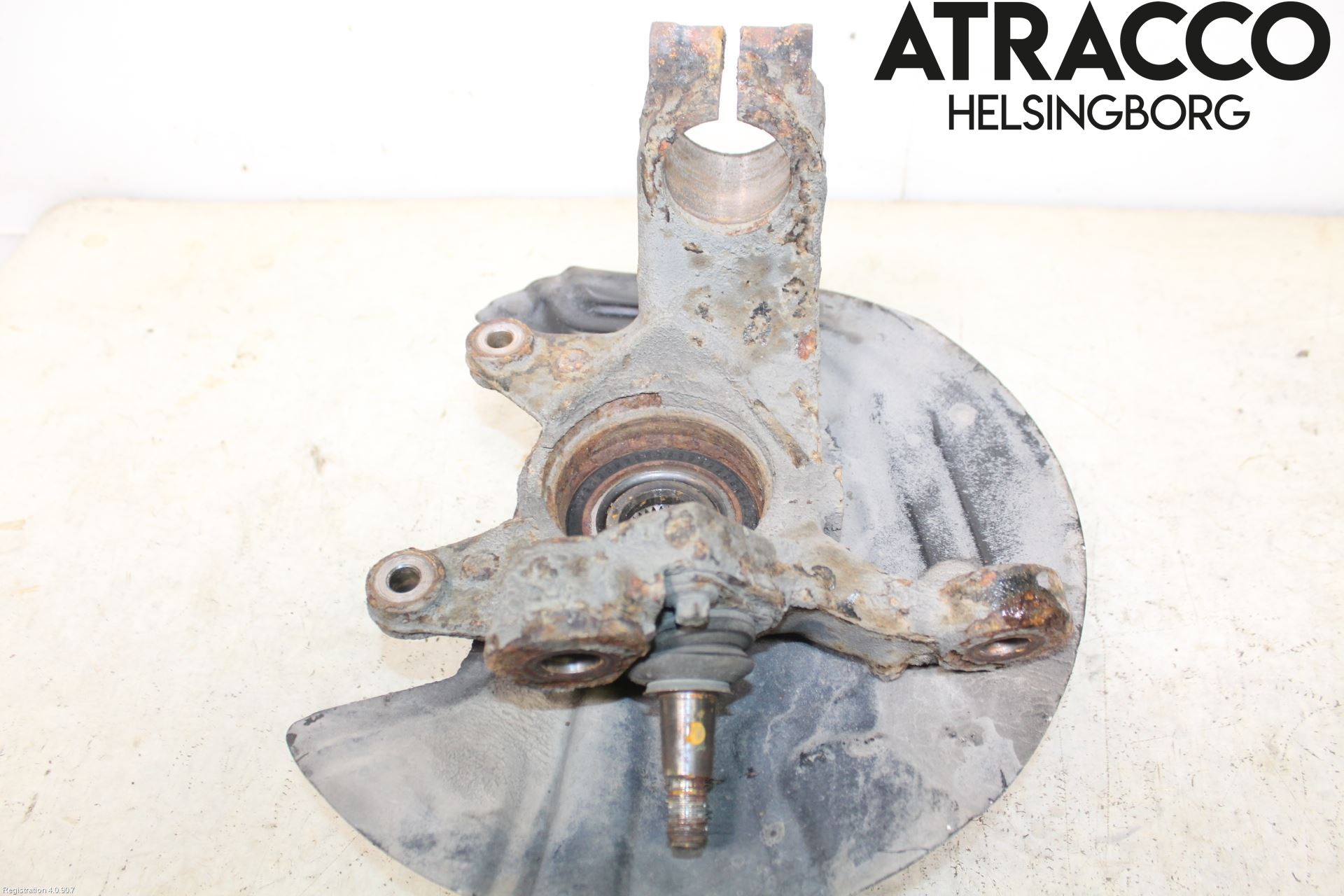 BMW X3 E83     03-10 Styrspindel Lagerhus Vä