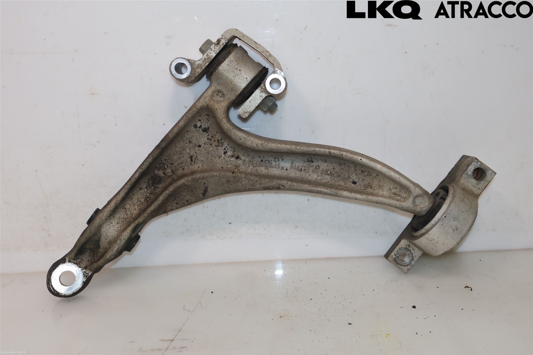 Volvo V60 19- Bärarm Fram Undre Vä