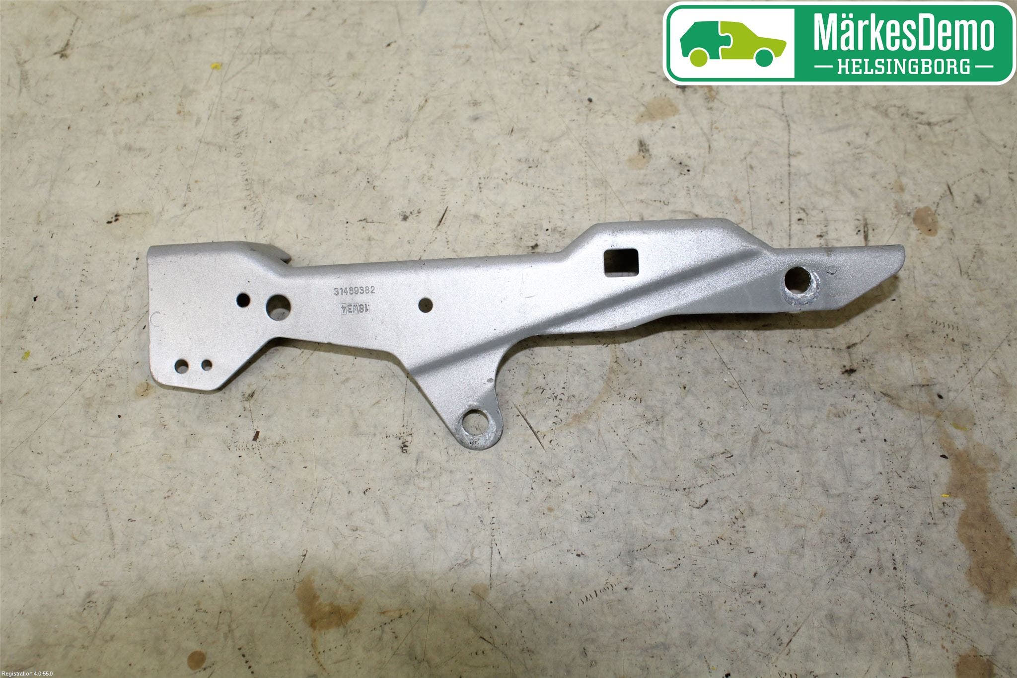 Volvo XC40/RECHARGE 18- Front Övrigt