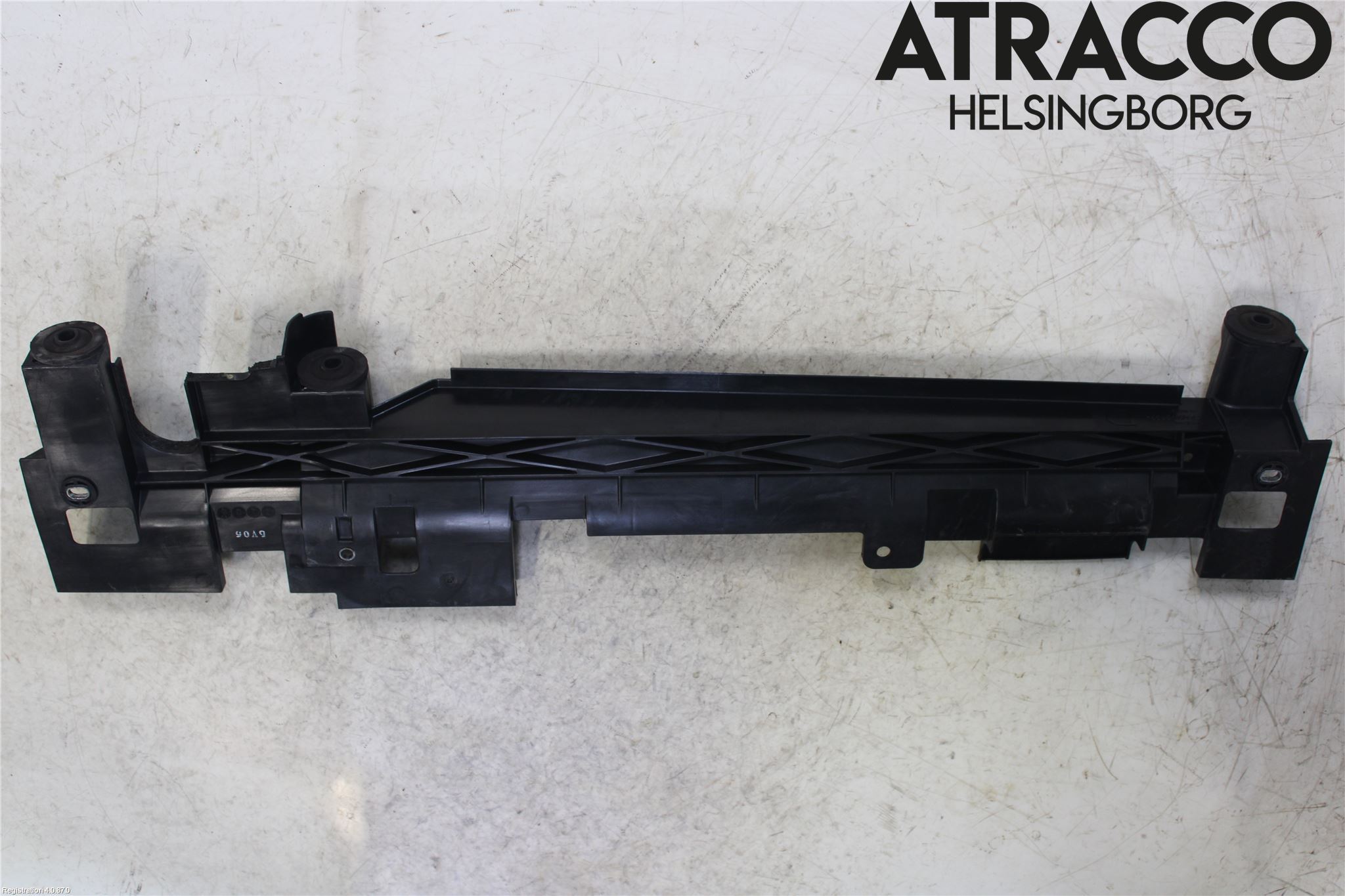 Nissan X-TRAIL 14-21 Kylarfäste-Ram-Balk