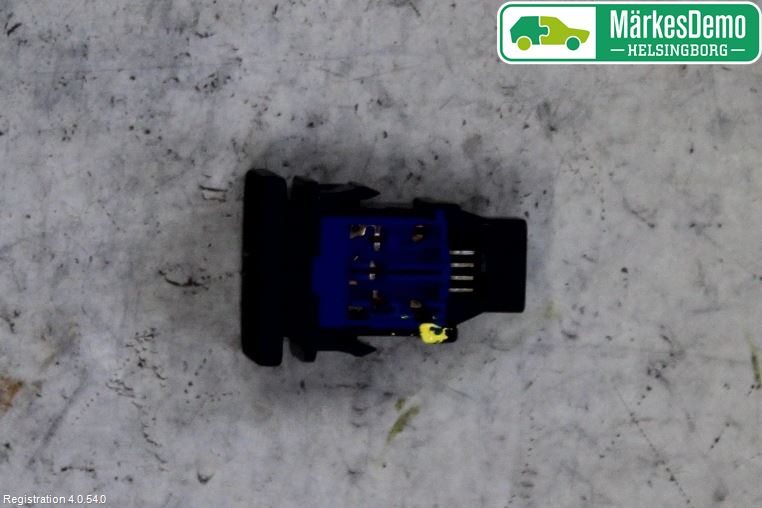 Toyota RAV4 13-18 Strömställare Baklucka