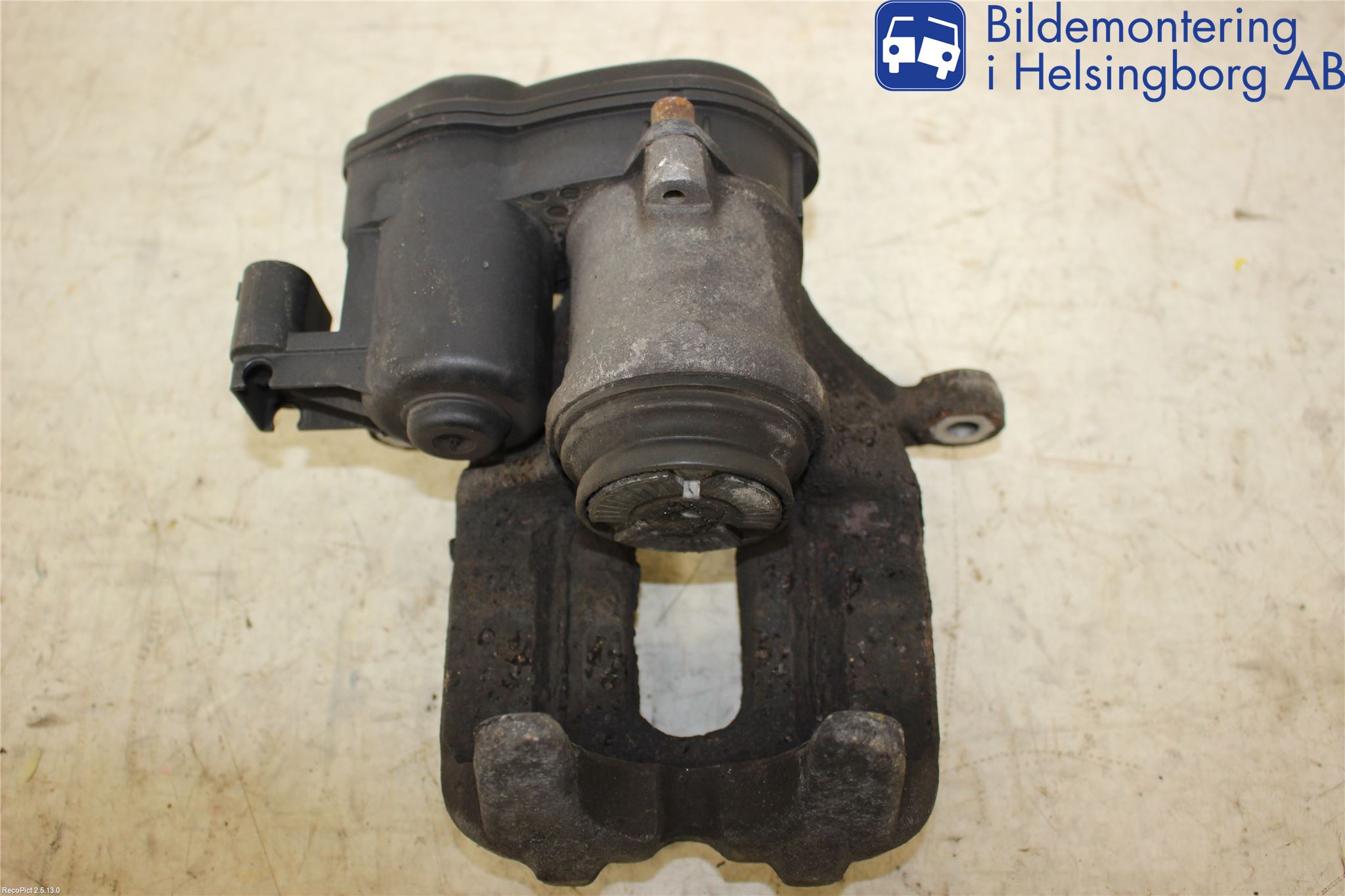 BMW 5 F10/F11/F18 09-17 Bromsok Bak Höger
