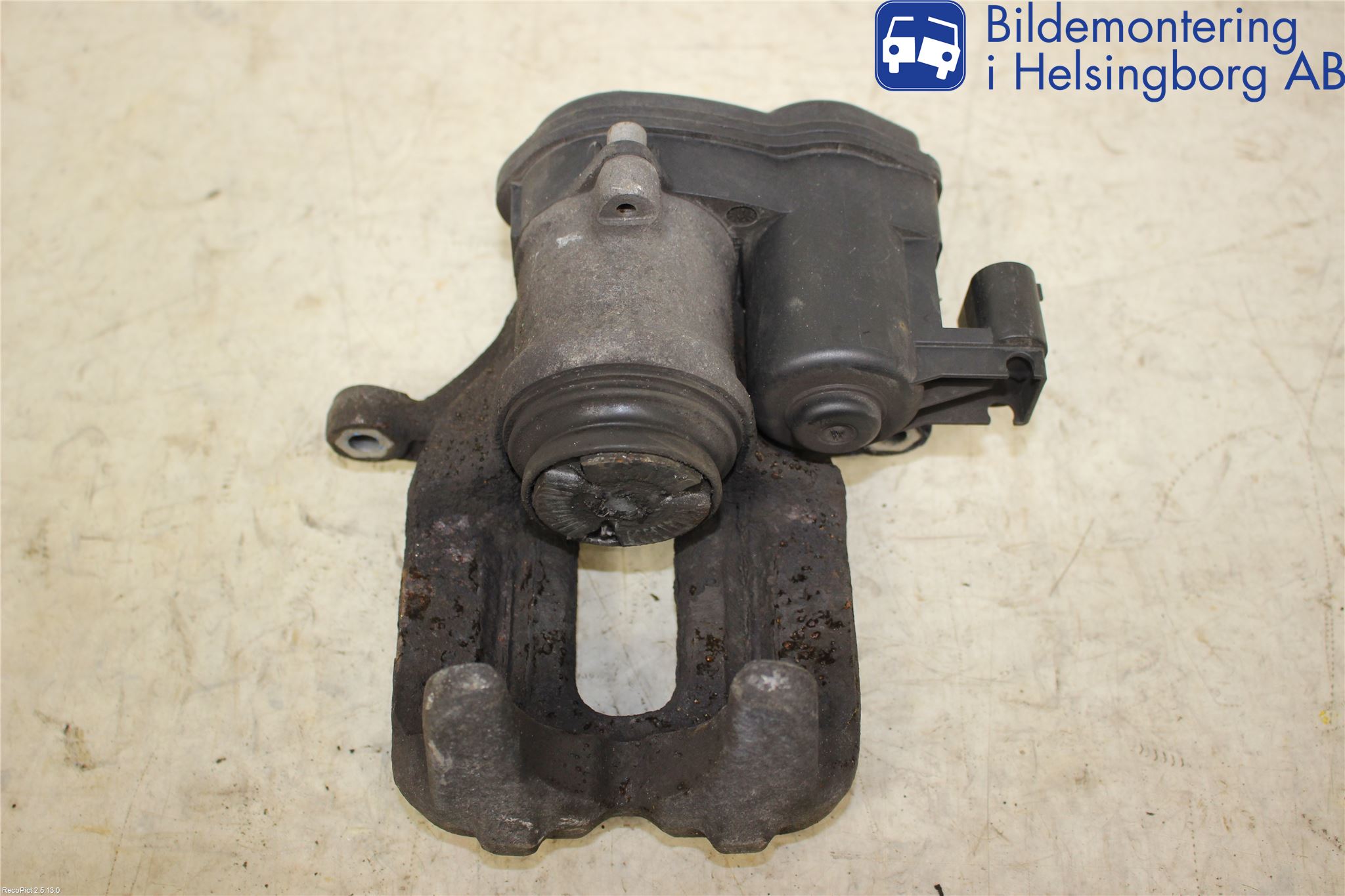 BMW 5 F10/F11/F18 09-17 Bromsok Bak Vänster