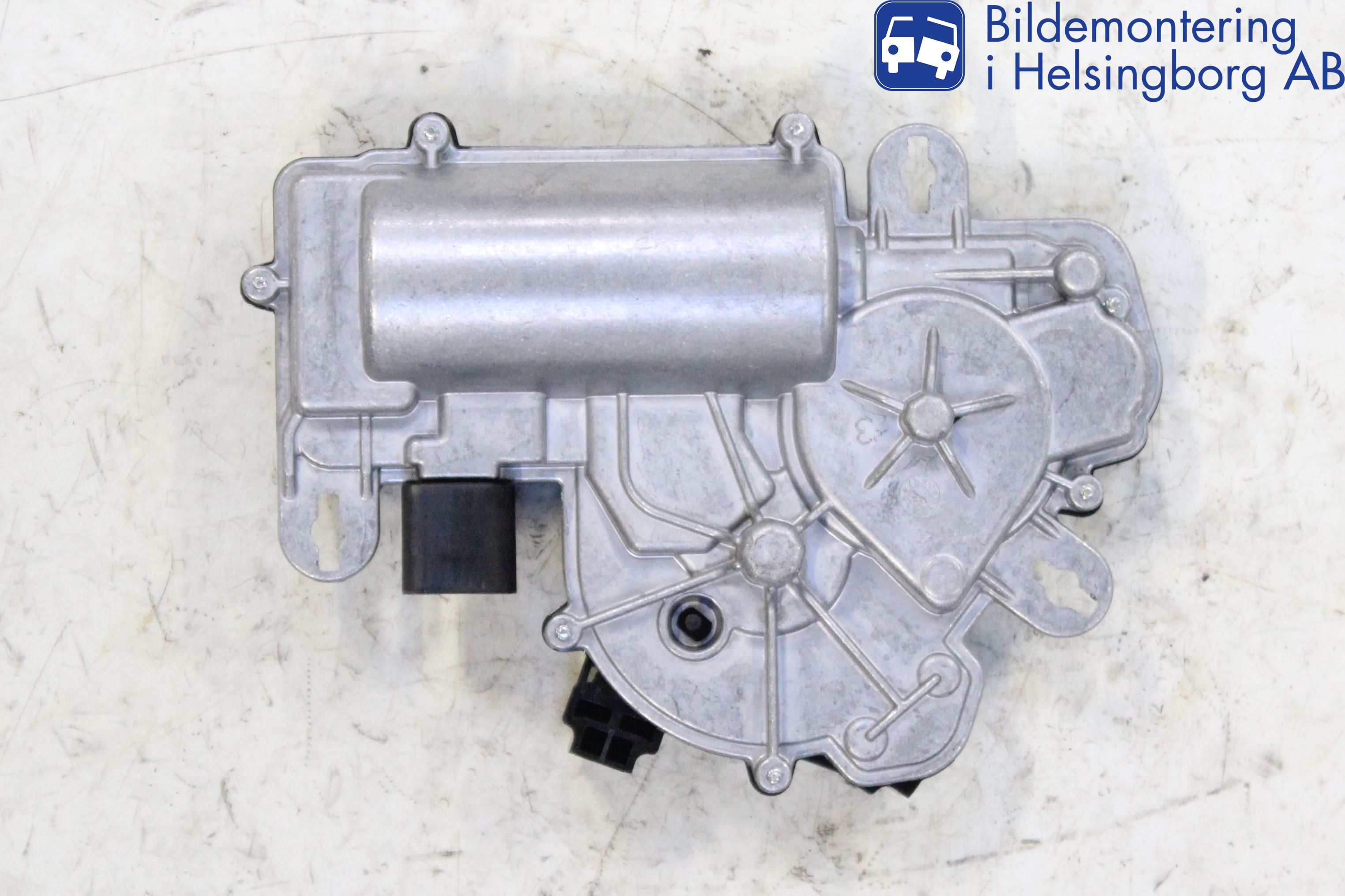 Volkswagen VW PASSAT 15-19 Bakluckeöppnare Automatisk