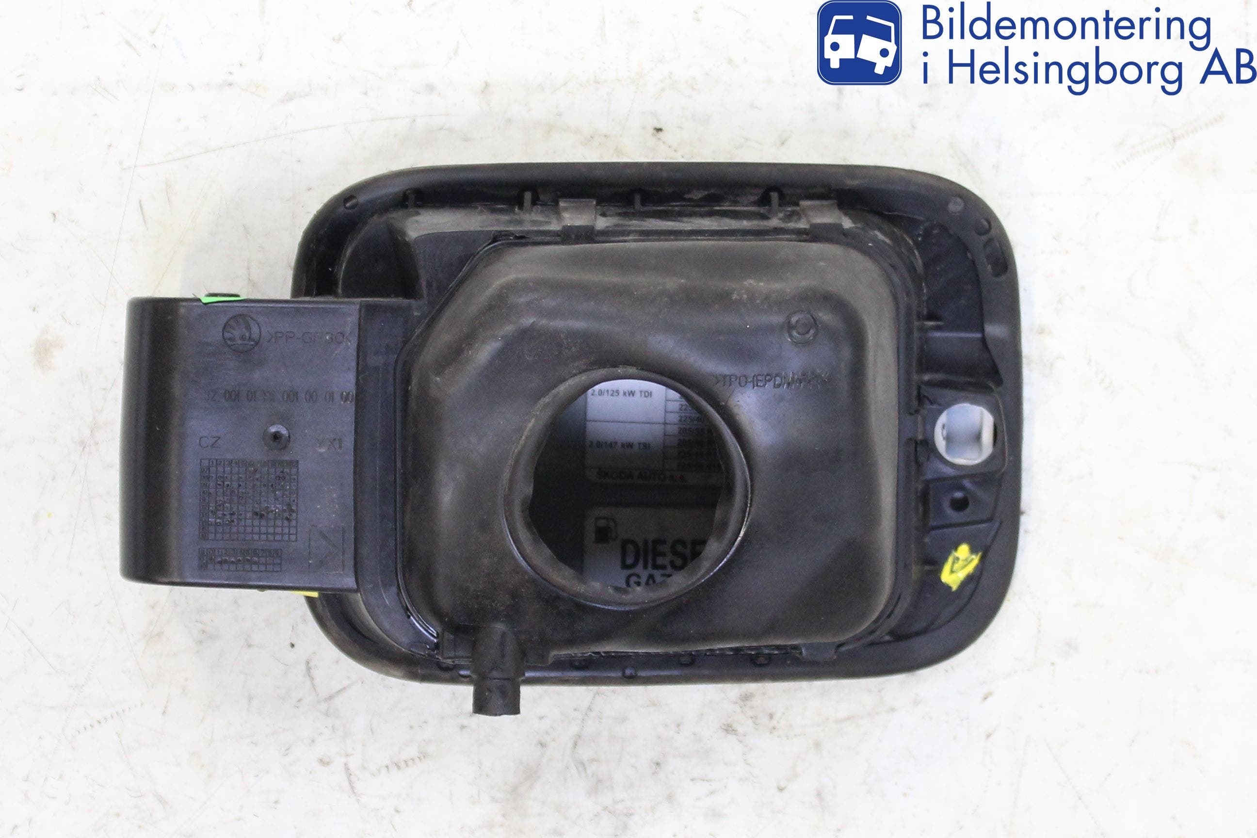 Skoda SUPERB 09-15 Tanklucka