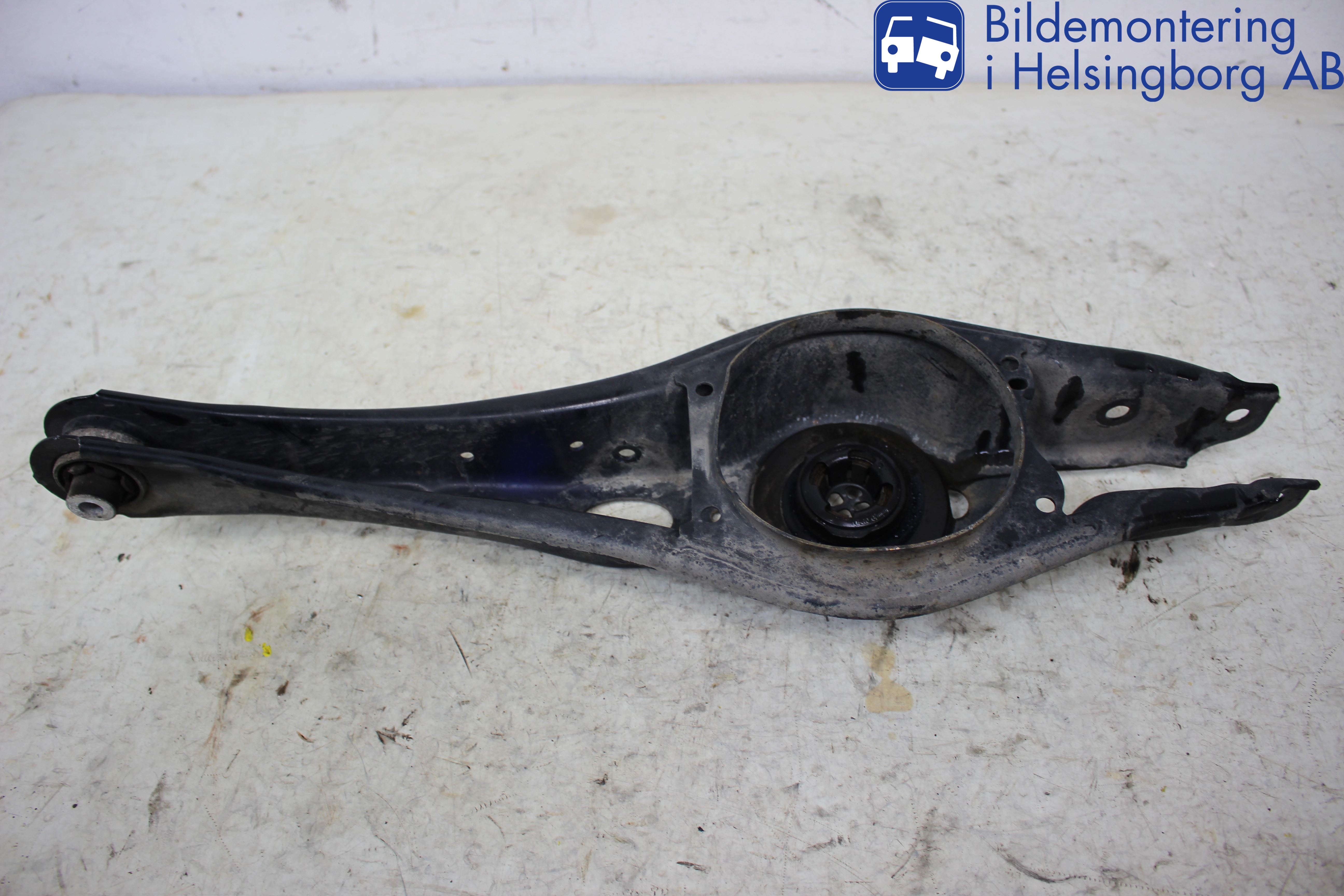 Skoda SUPERB 16-24 Bärarm Bak Vänster