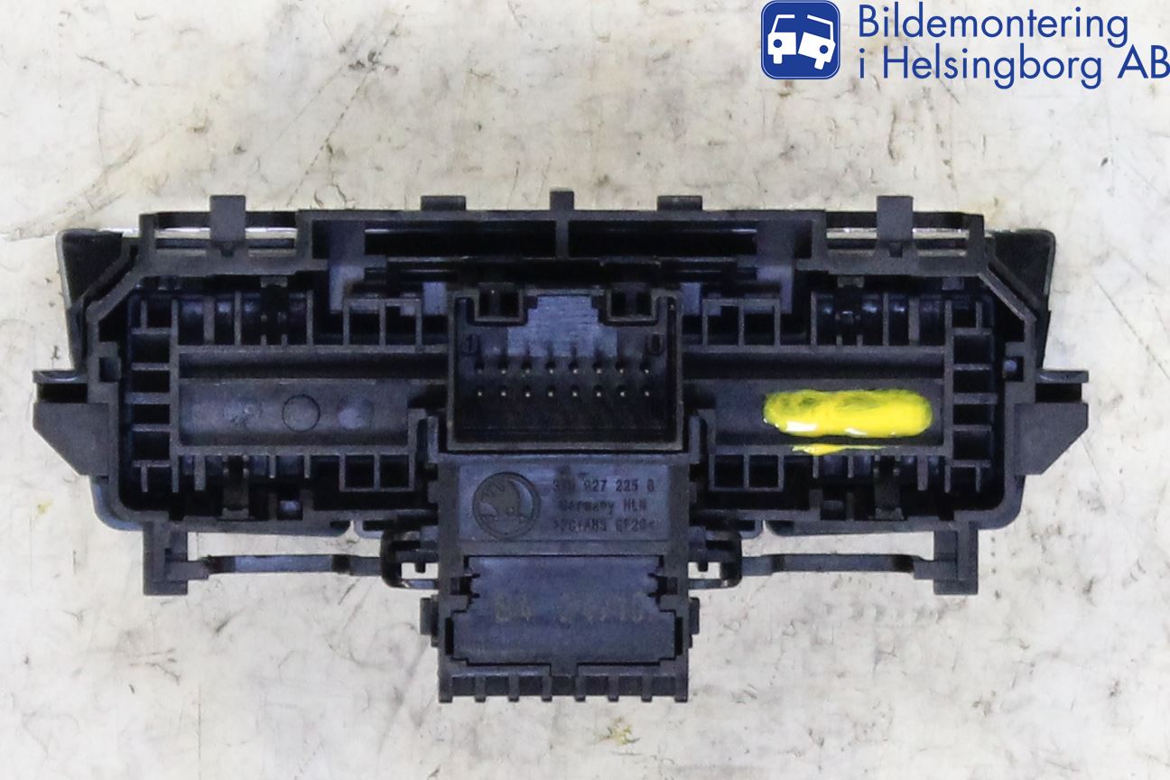 Skoda SUPERB 16-24 Strömställare Parkeringsbroms