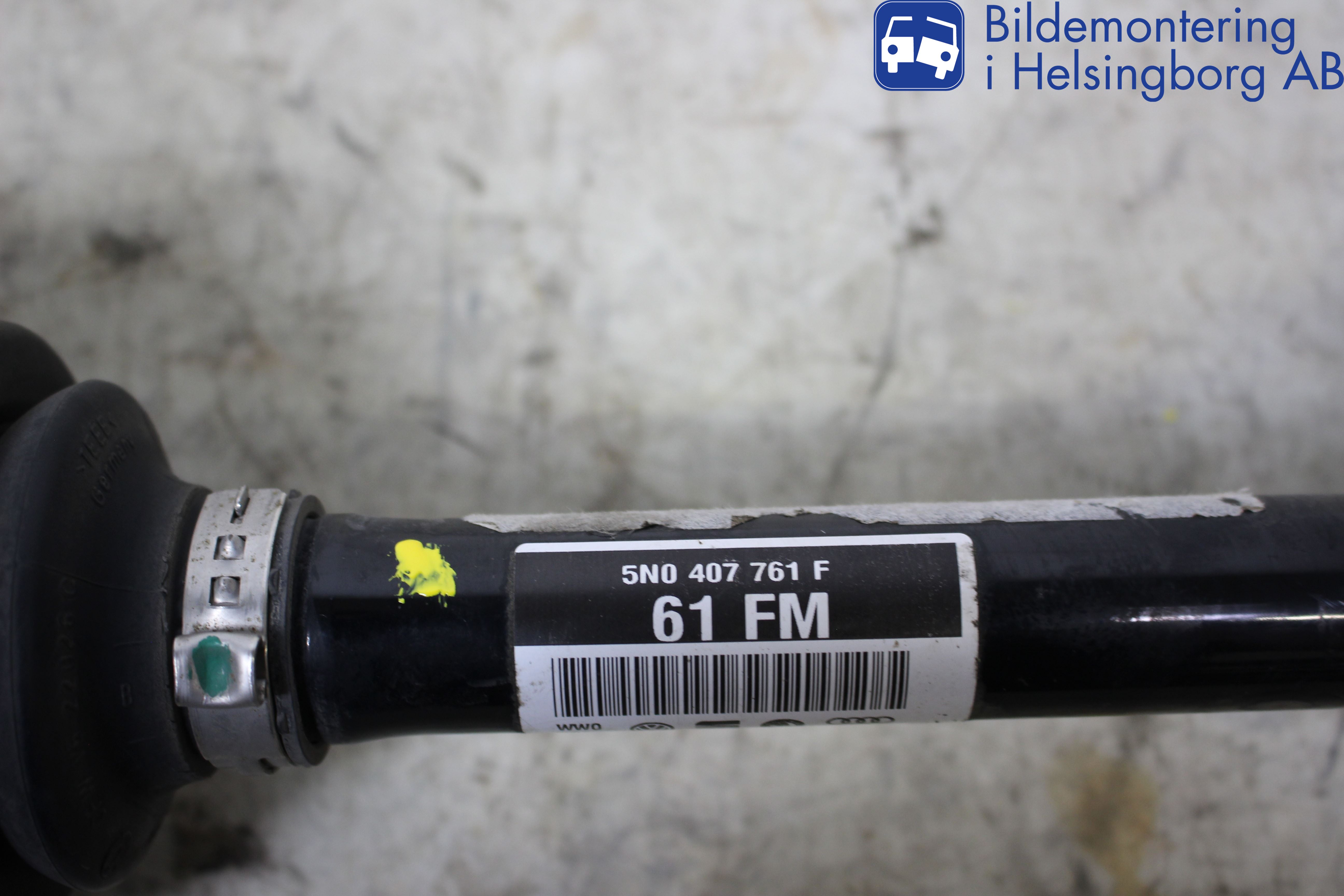 Audi Q3 8U 12-18 Drivaxel Fram Vänster