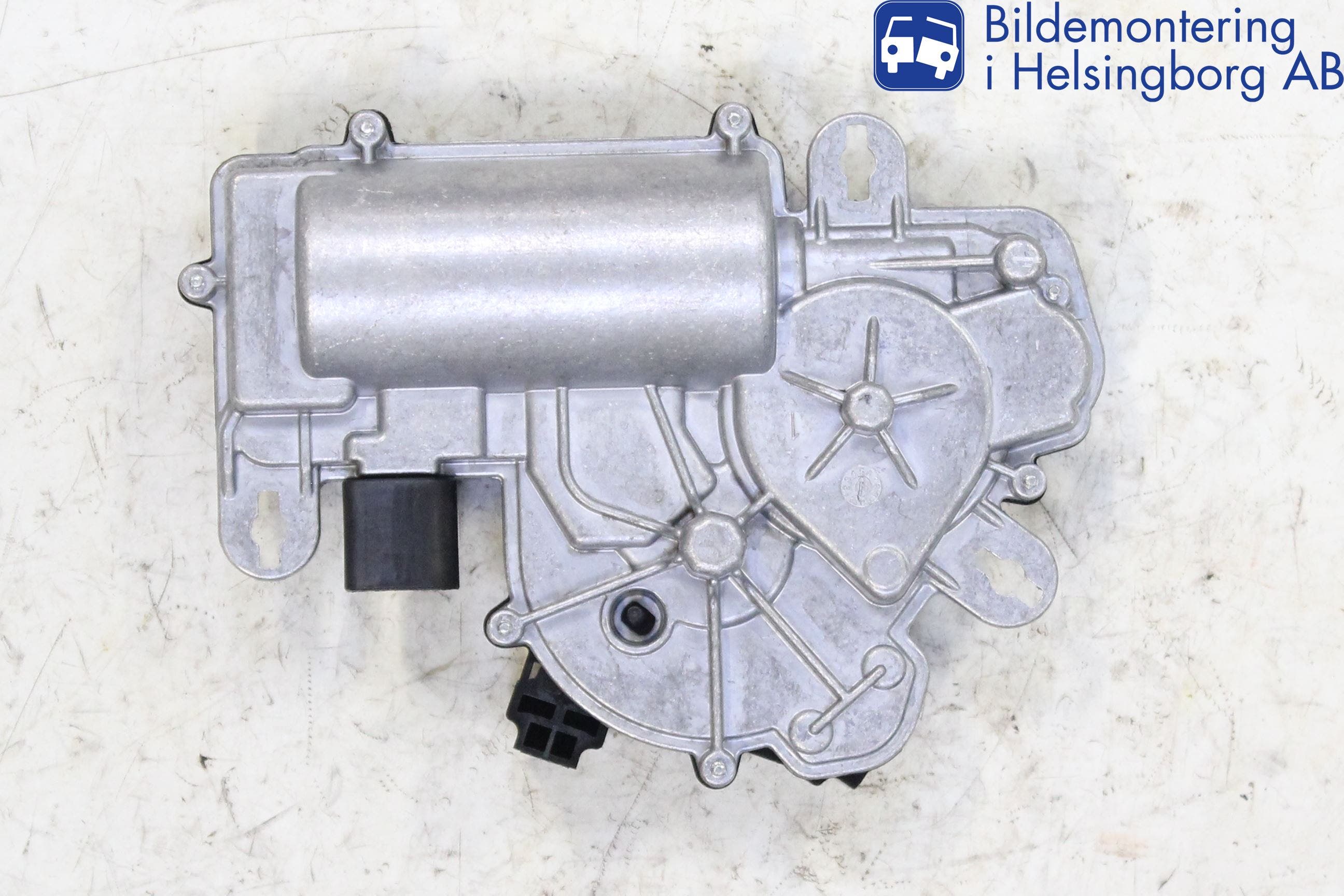 Volkswagen VW PASSAT 15-19 Bakluckeöppnare Automatisk