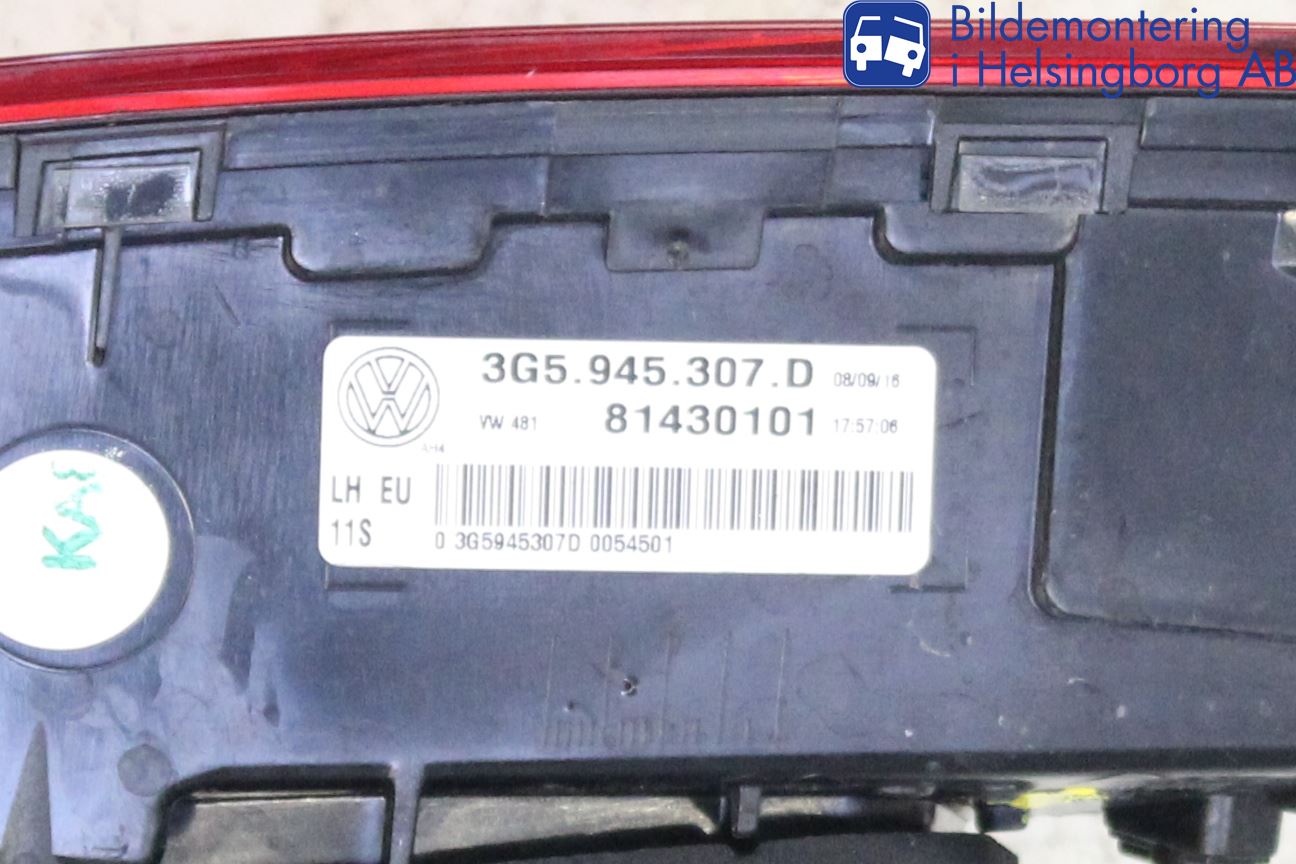 Volkswagen VW PASSAT 15-19 Bakljus Lucka Vä
