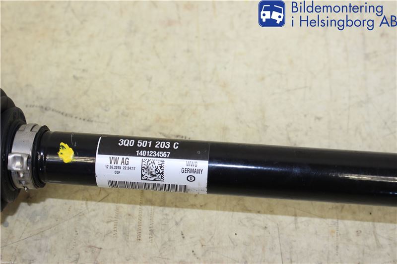Volkswagen VW PASSAT 15-19 Drivaxel Bak Vänster