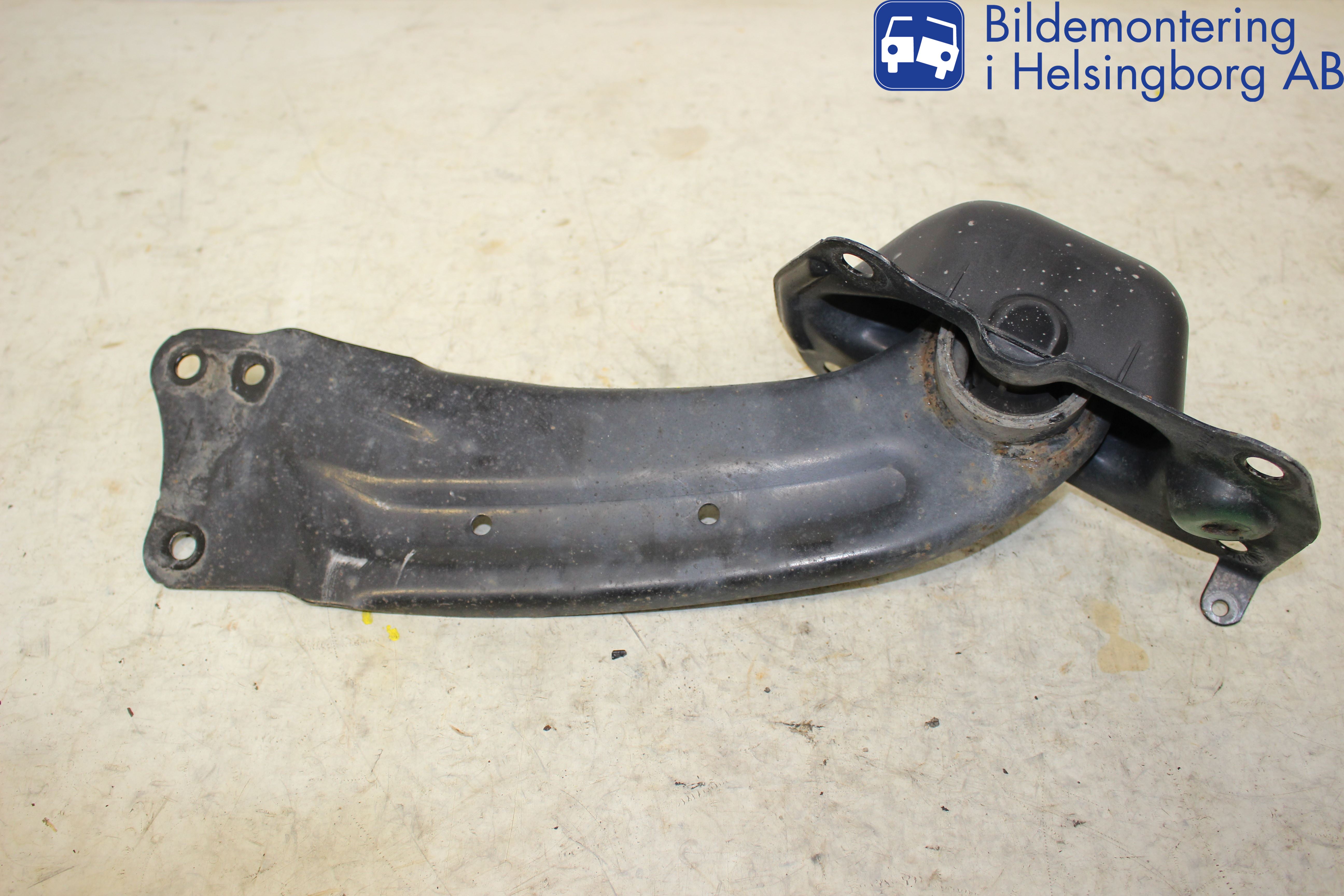 Volkswagen VW PASSAT 11-14 Bärarm Bak Höger