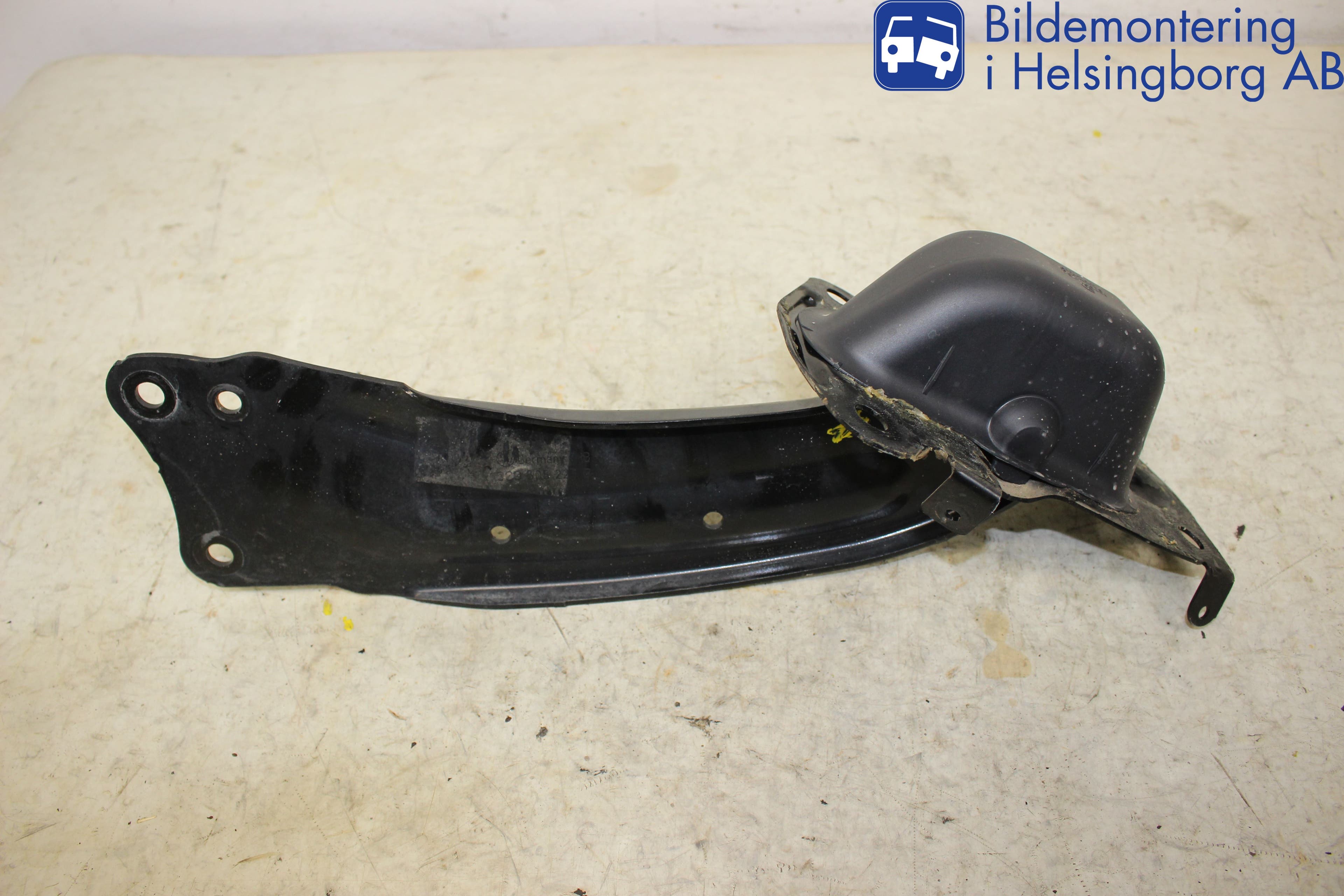 Audi Q3 8U 12-18 Bärarm Bak Vänster