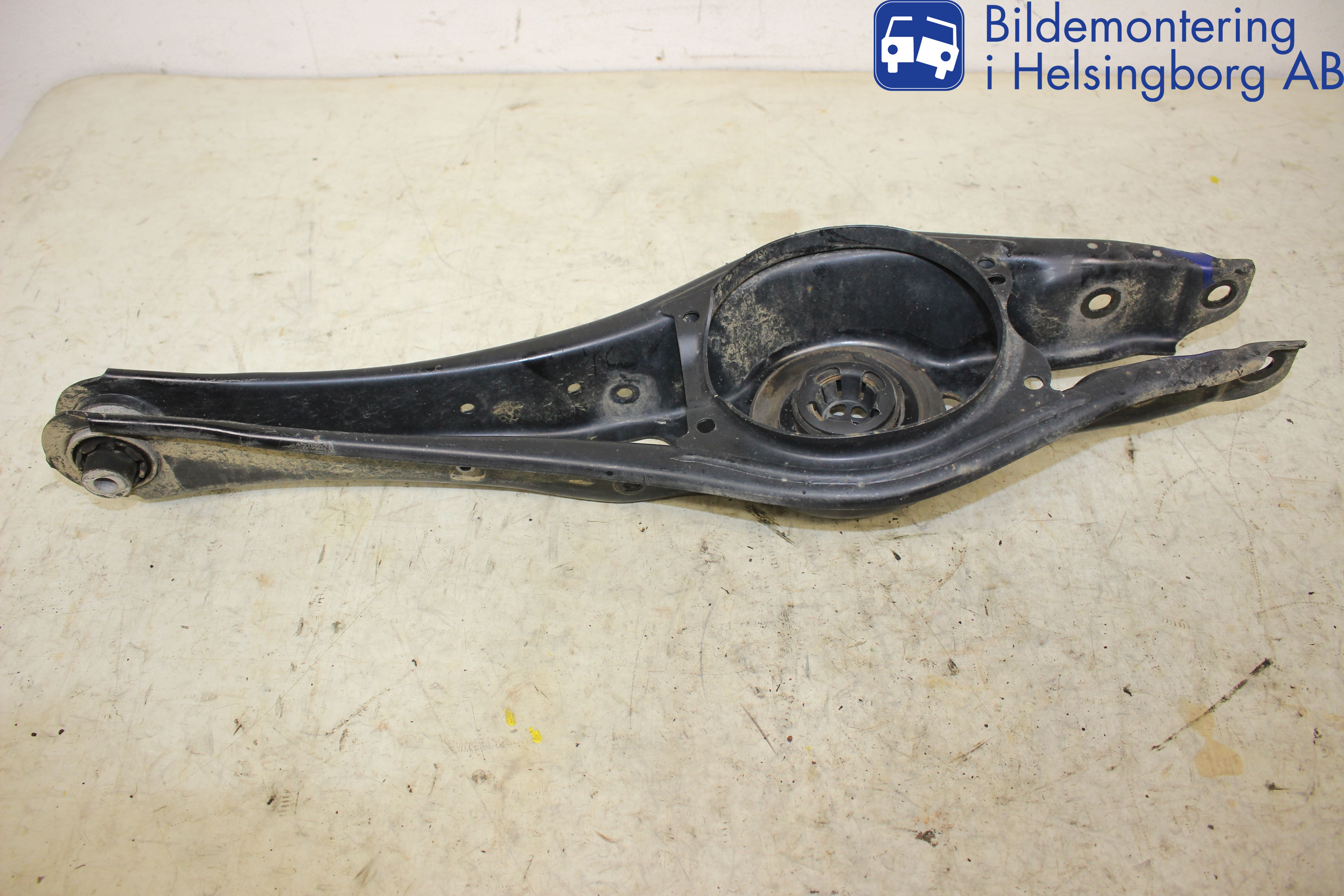 Skoda SUPERB 16-24 Bärarm Bak Vänster