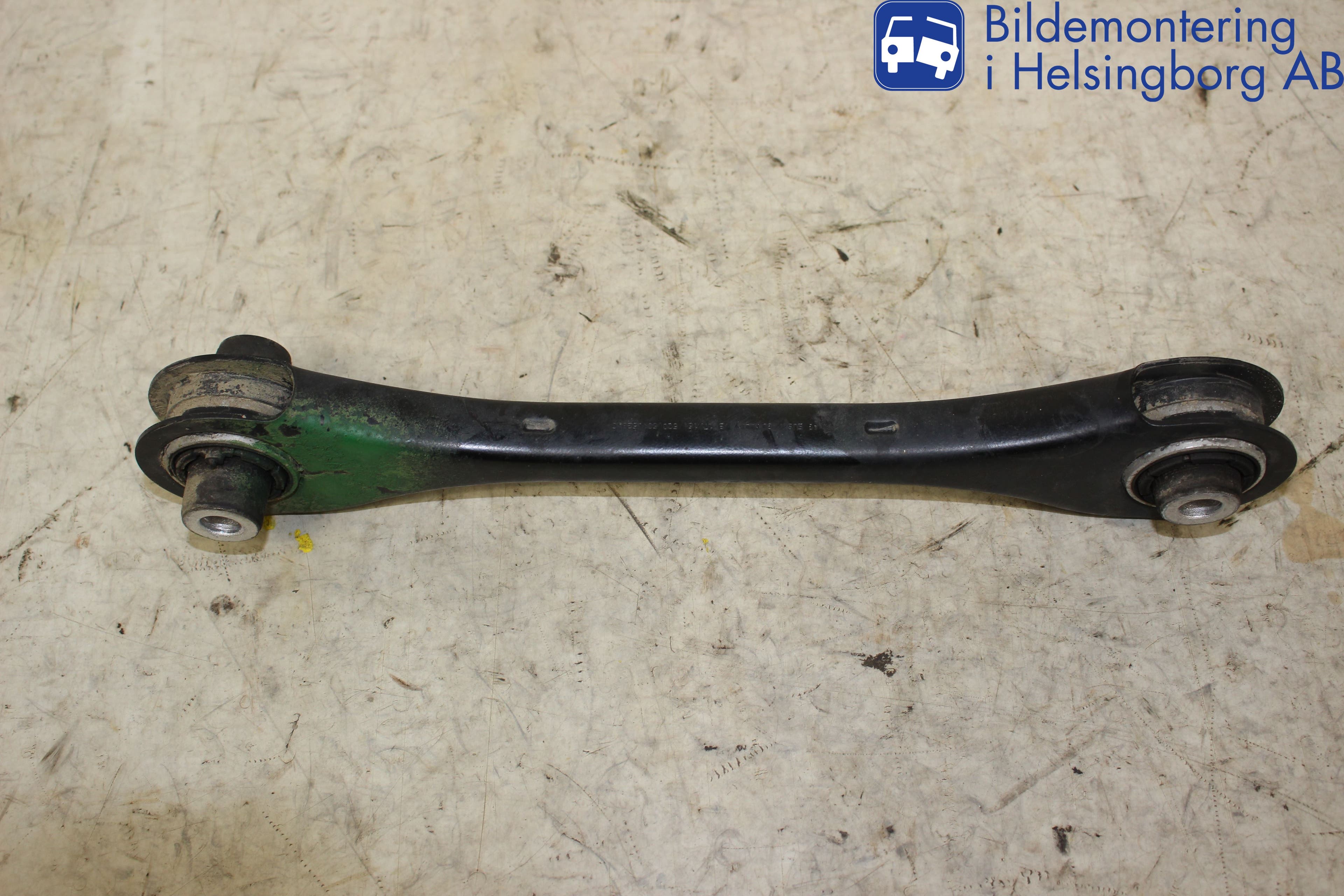 Skoda SUPERB 16-24 Bärarm Bak Höger