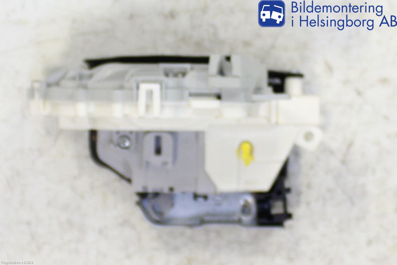 Audi A6 ALLROAD 12-18 Centrallåsmotor Höger