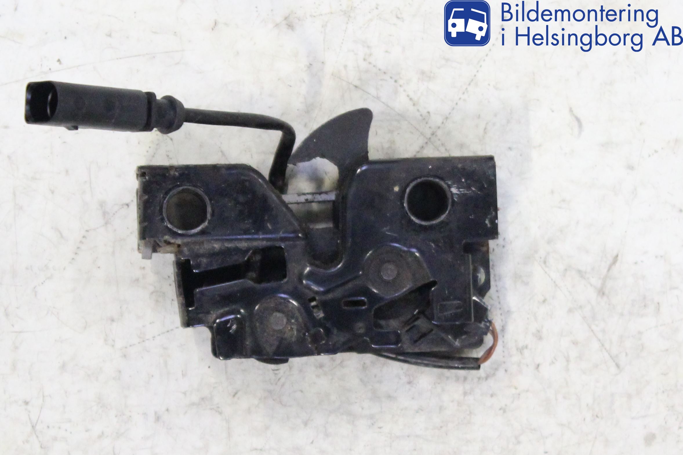 Volkswagen VW POLO 10-17 Huvlås