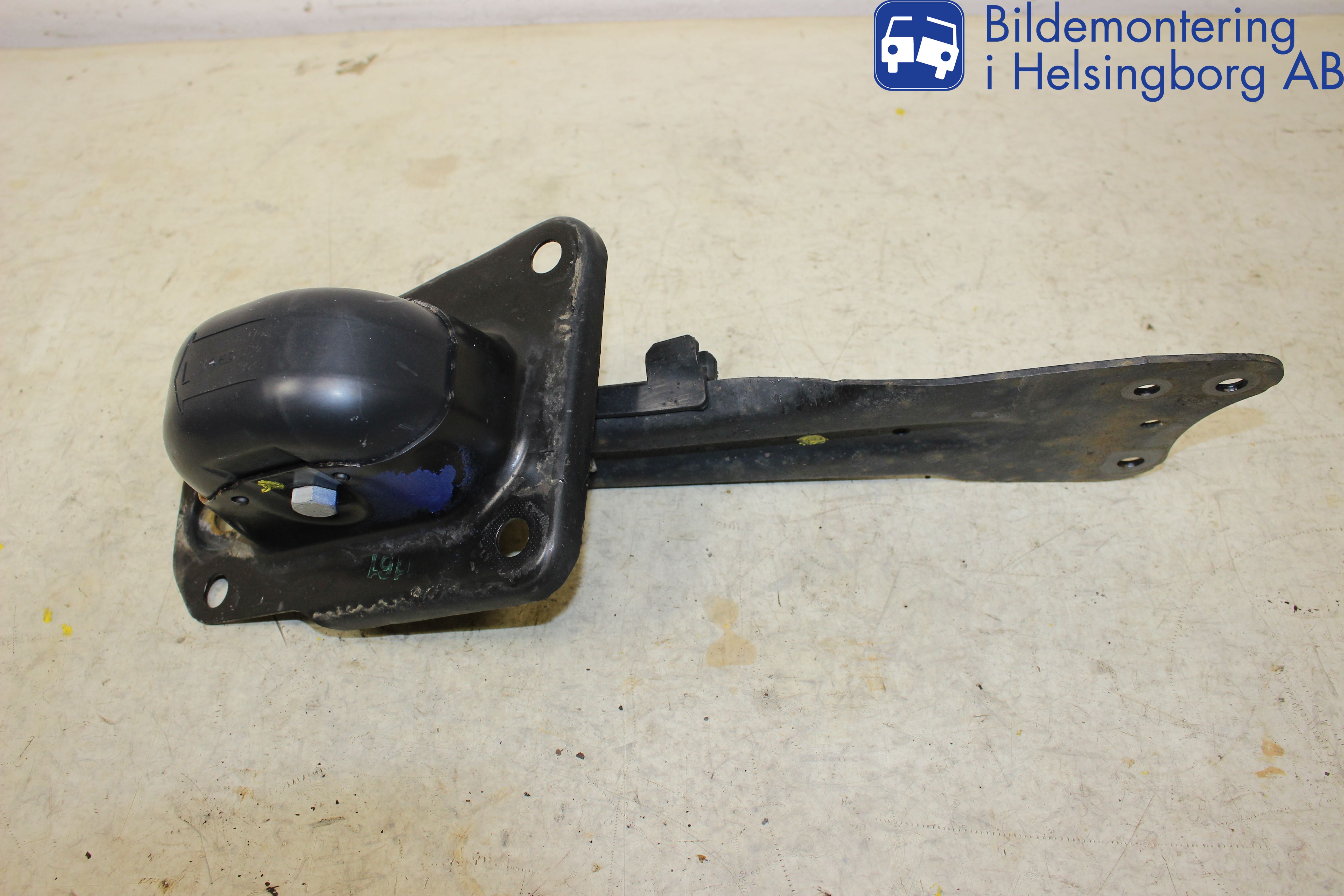 Volkswagen VW TOURAN 10-15 Bärarm Bak Vänster