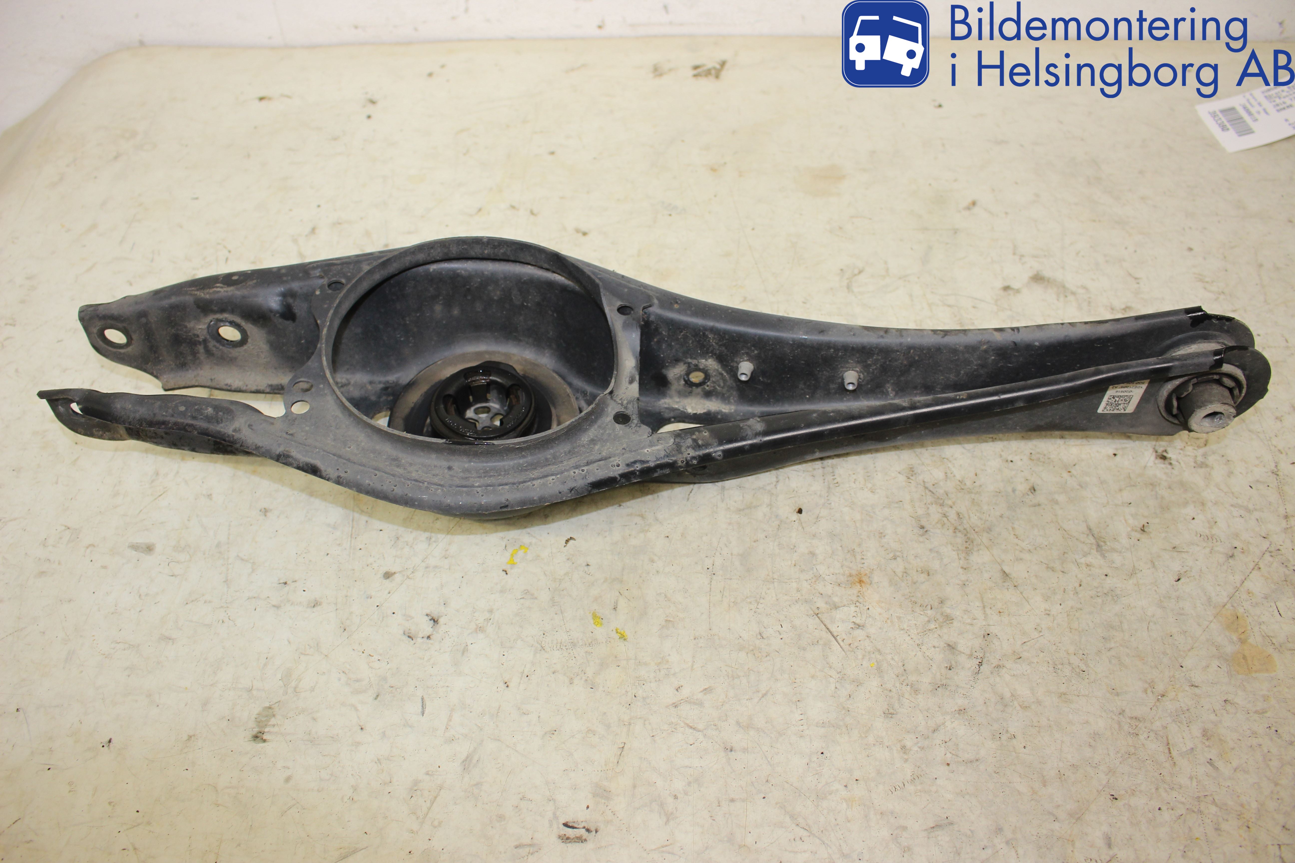 Volkswagen VW PASSAT 15-19 Bärarm Bak Vänster
