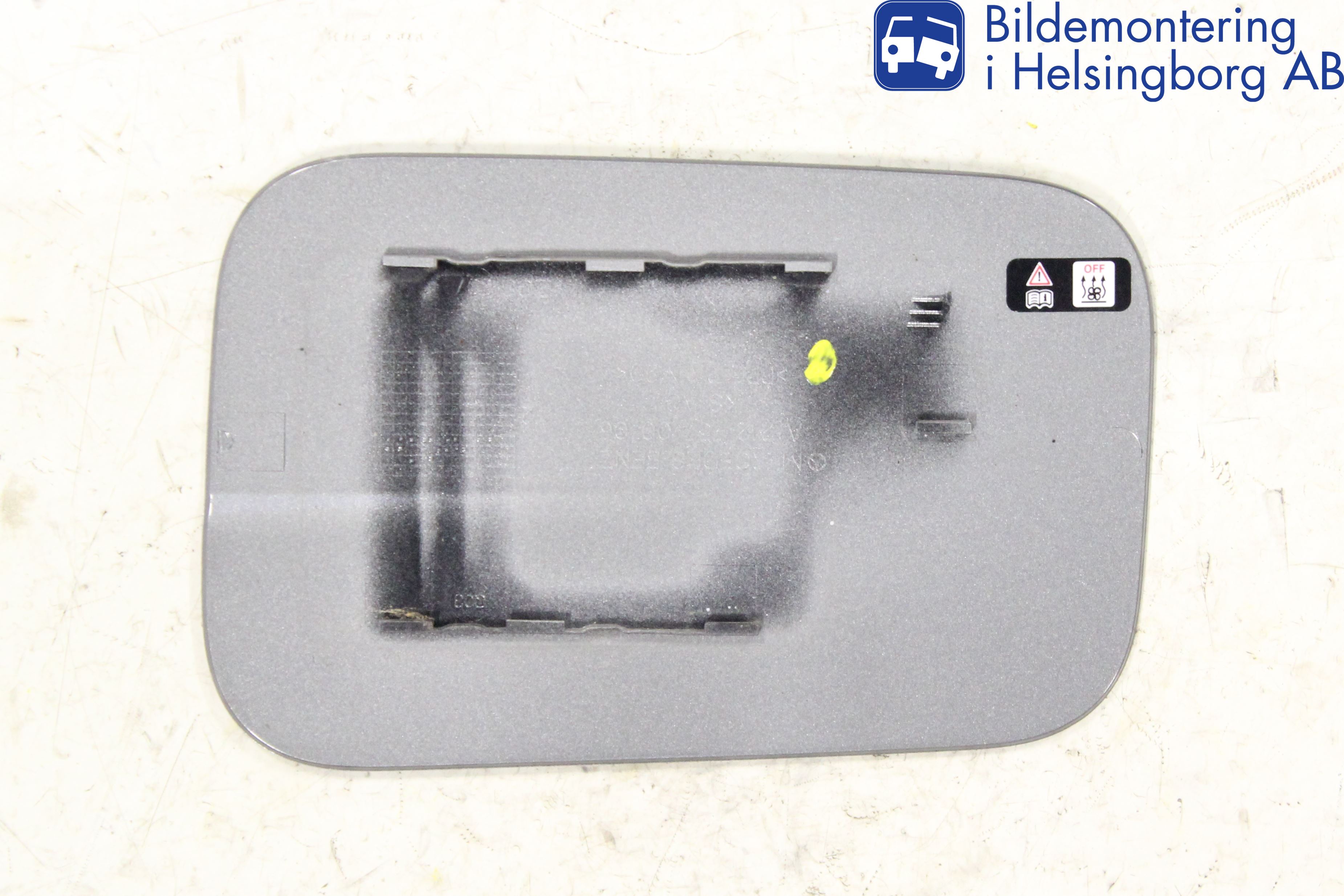 Mercedes-Benz MB E-KLASS (W212) 09-16 Tanklucka