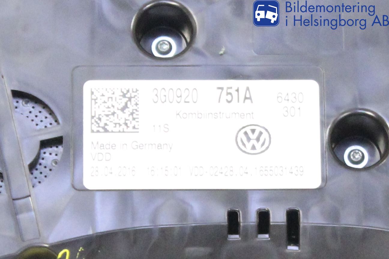 Volkswagen VW PASSAT 15-19 Instrument Komb