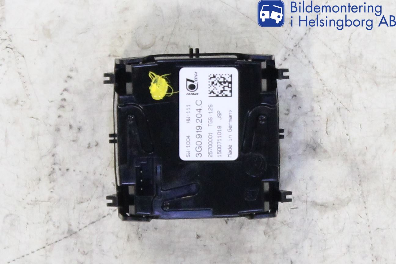 Volkswagen VW PASSAT 15-19 Instrument Klocka