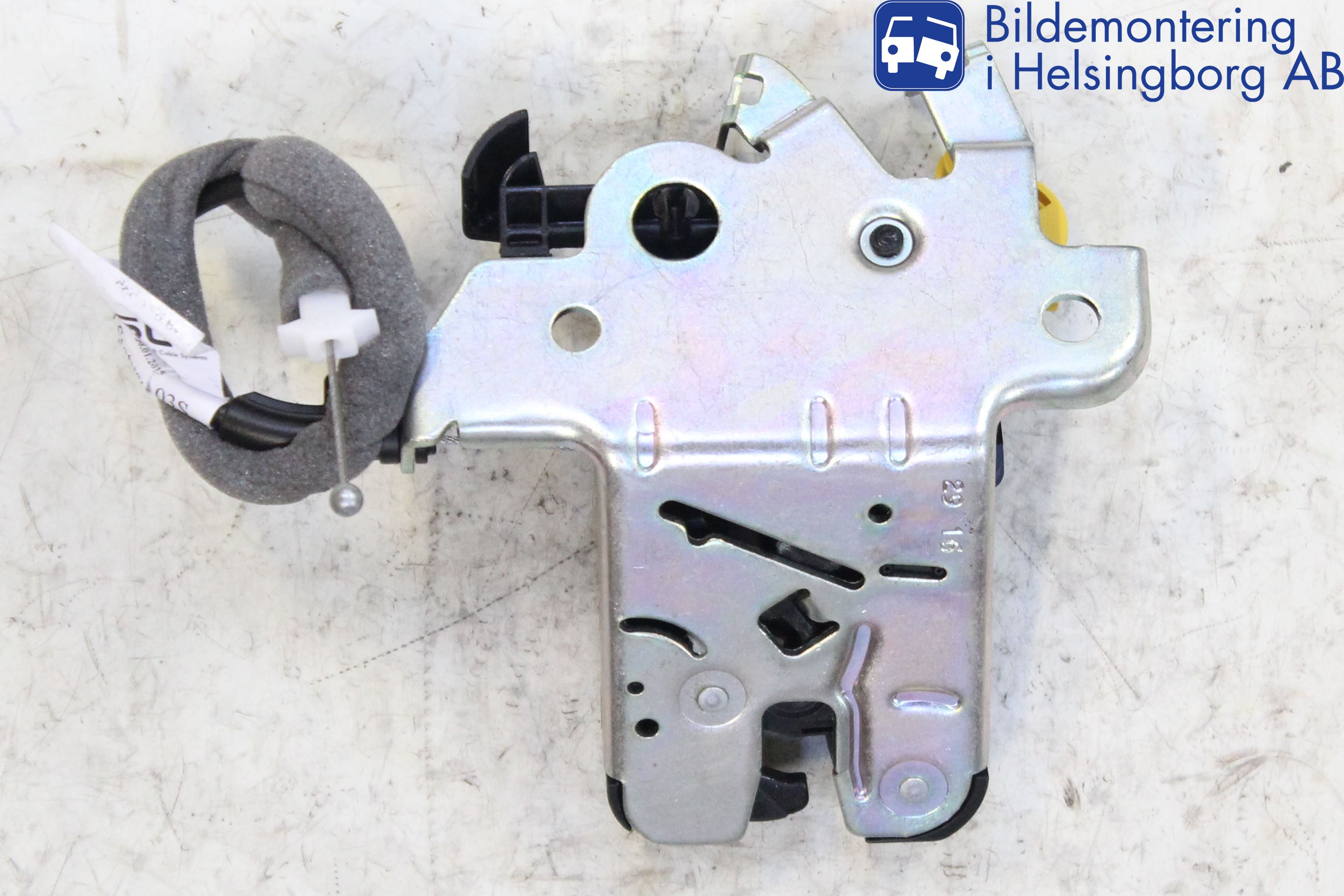 Audi A4/S4 B9 16-19 Låskista Baklucka