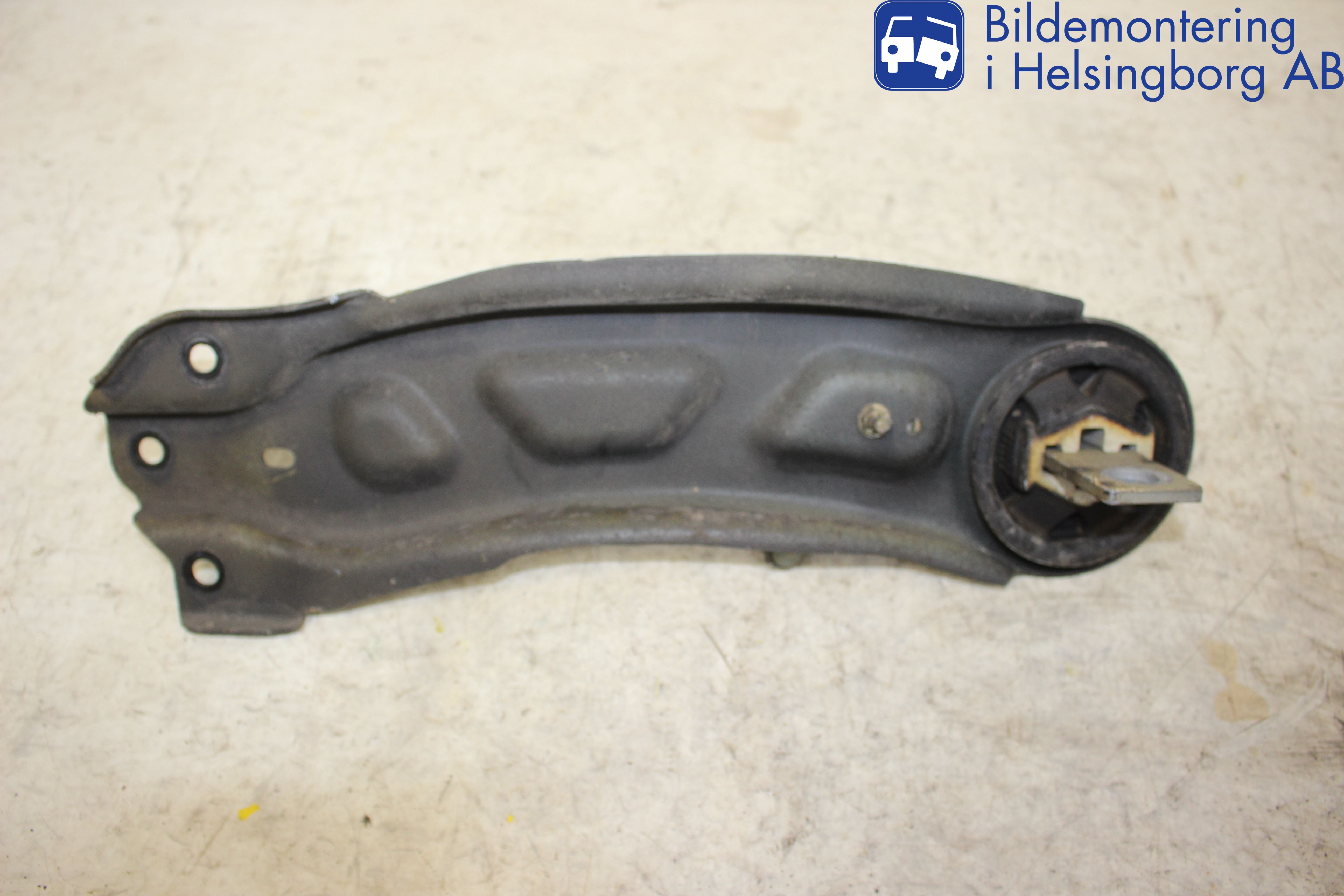 Mercedes-Benz MB GLA-KLASS (X156) 13-20 Bärarm Bak Höger