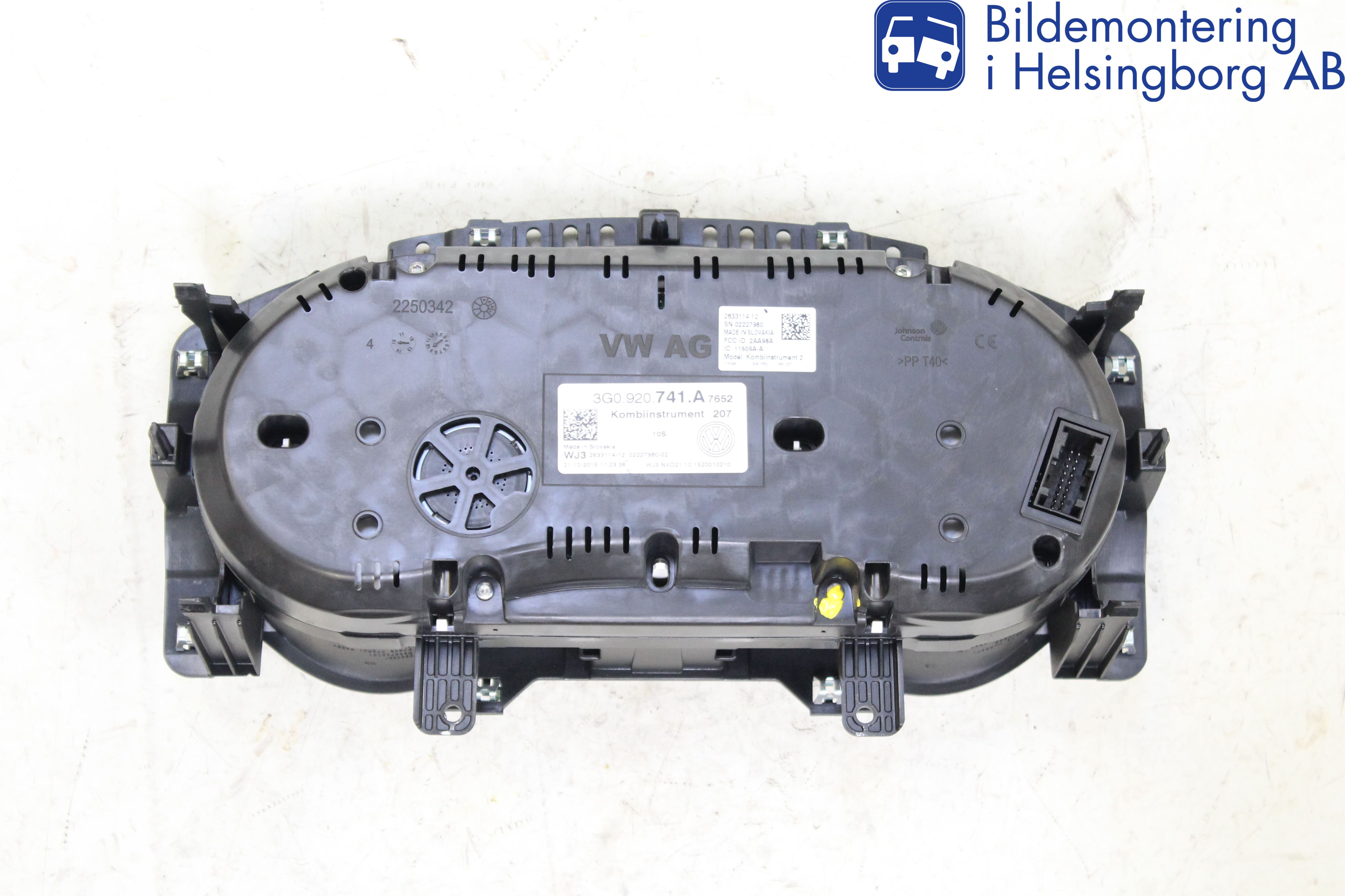 Volkswagen VW PASSAT 15-19 Instrument Komb