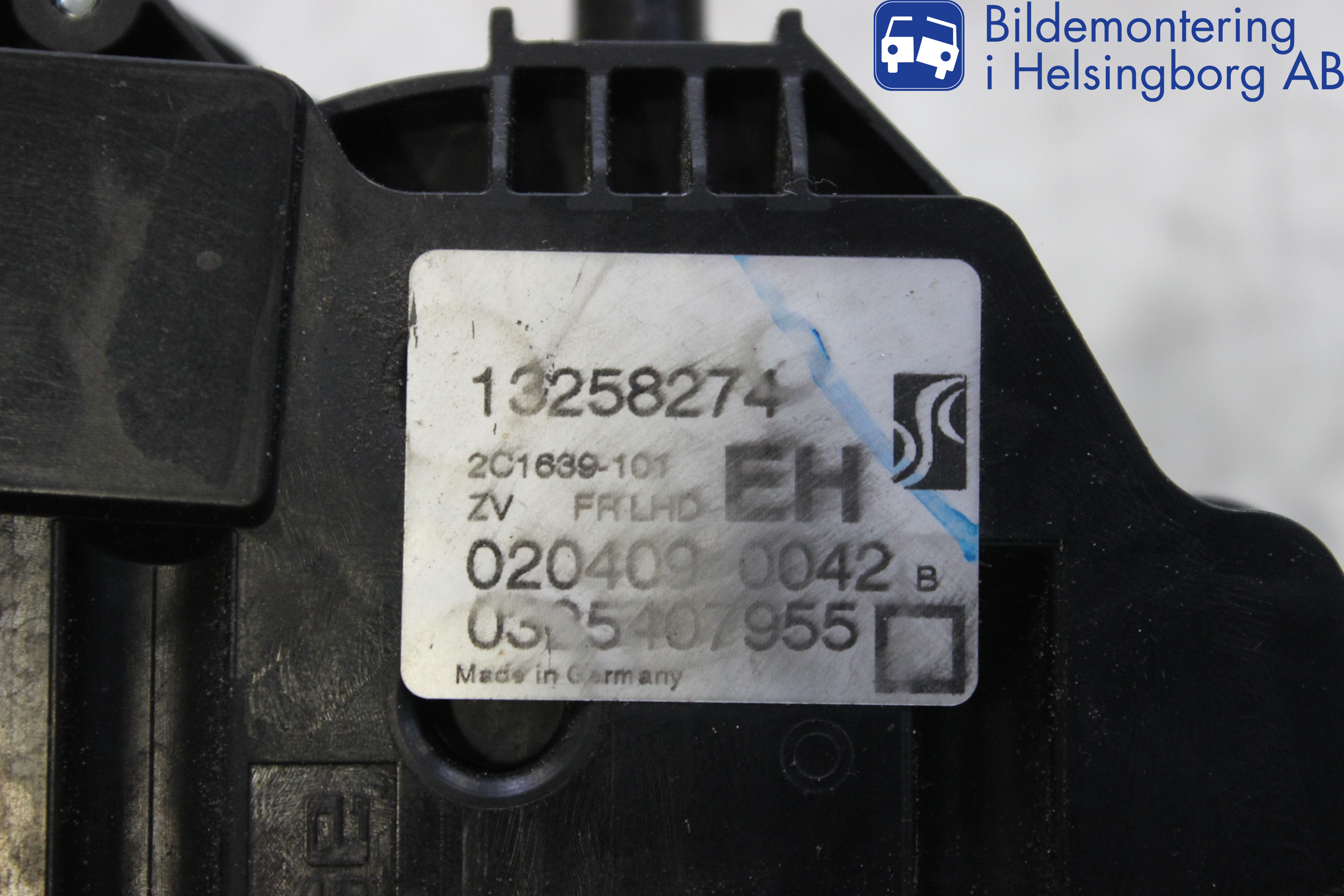 Opel CORSA D 07-14 Centrallåsmotor Höger