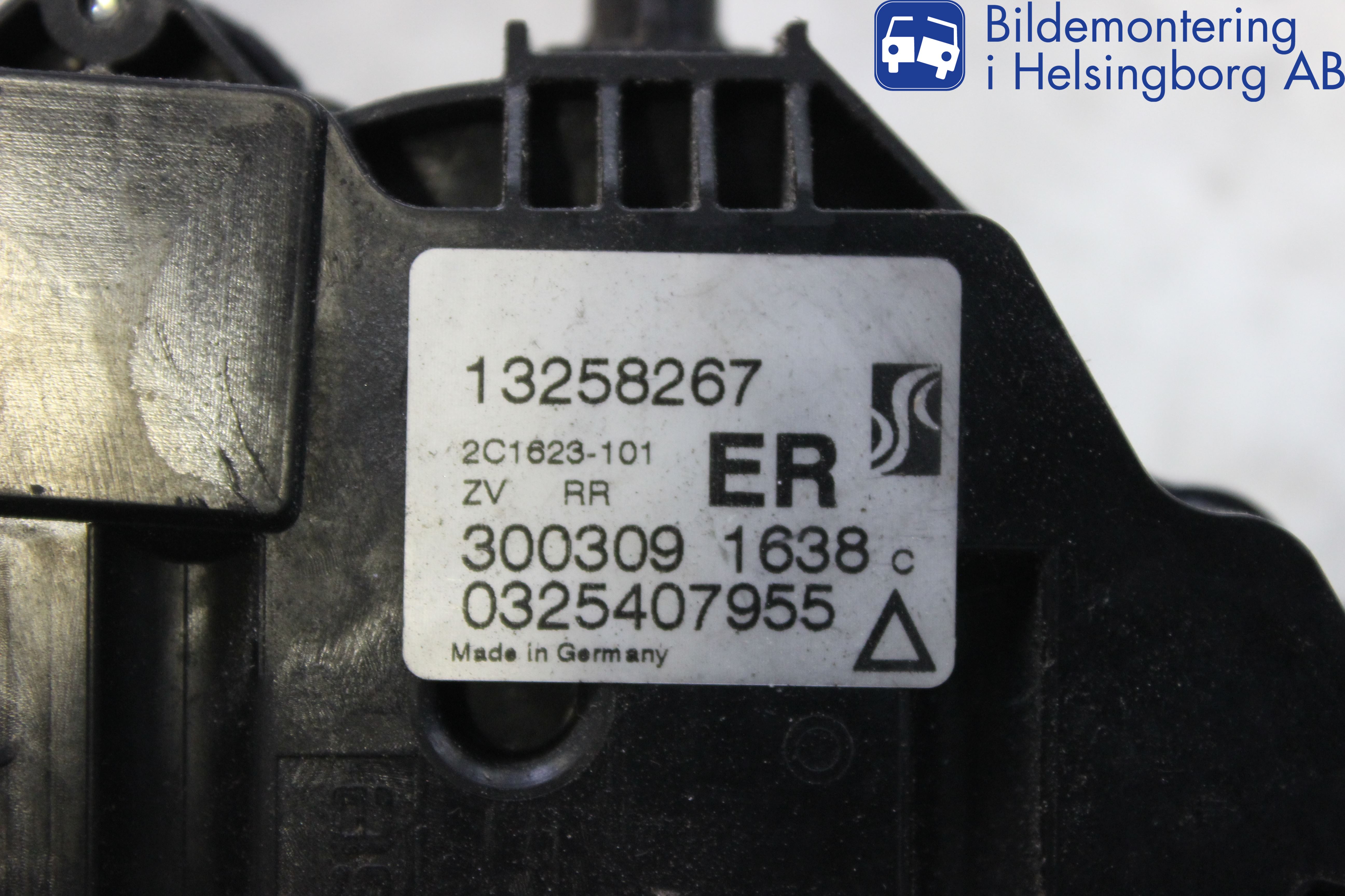 Opel CORSA D 07-14 Centrallåsmotor Höger