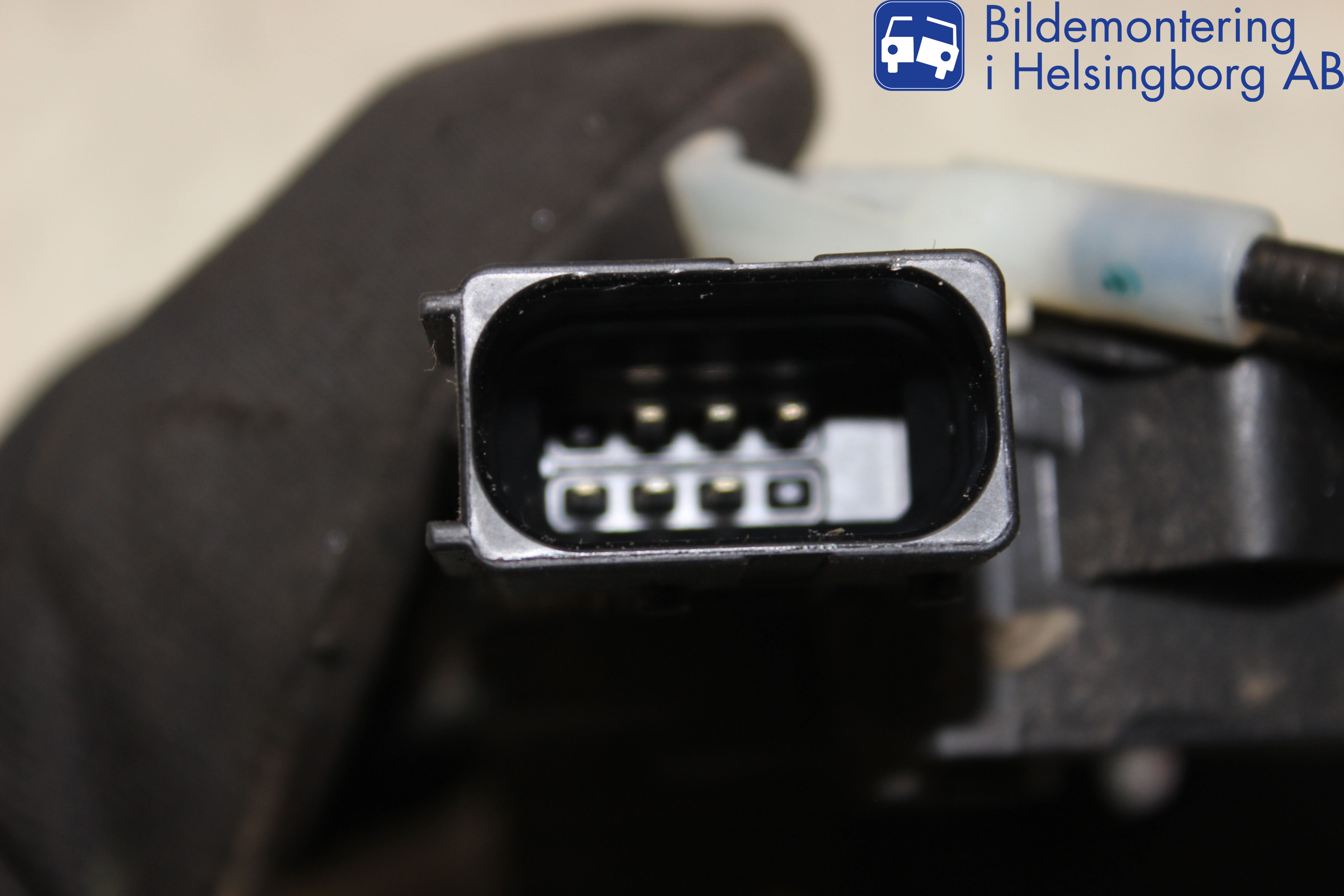 Opel CORSA D 07-14 Centrallåsmotor Höger