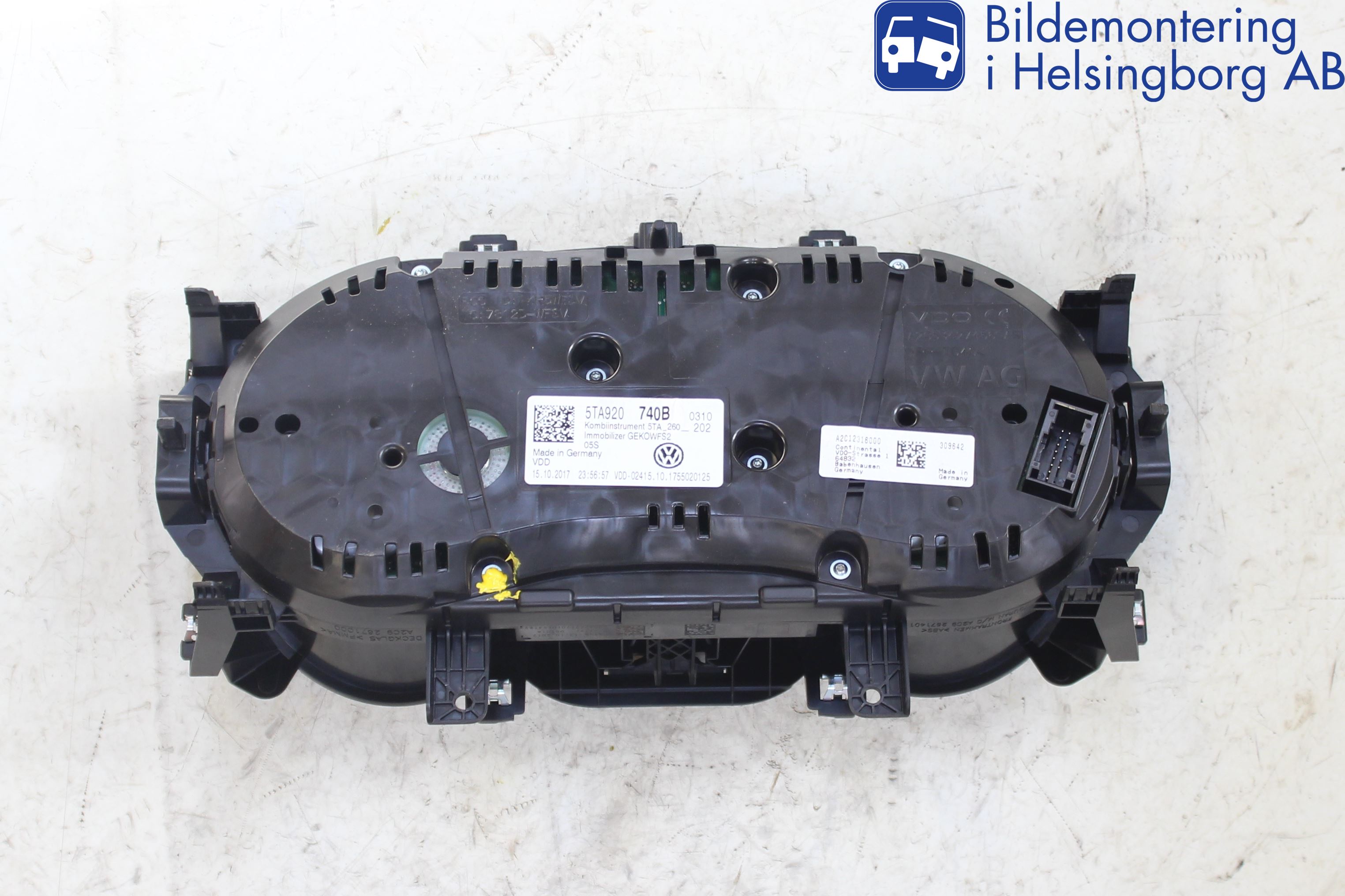 Volkswagen VW TOURAN 16- Instrument Komb