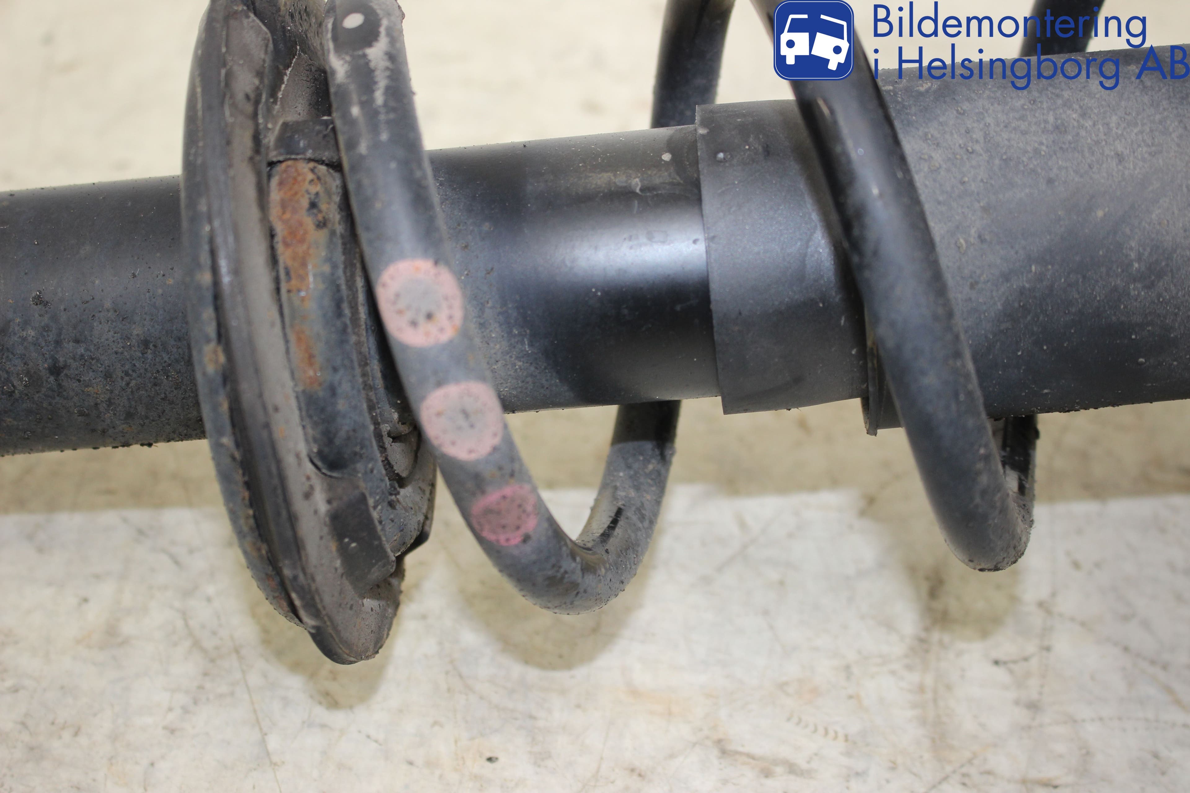 Audi A5 07-16 Fjäderben Fram Höger