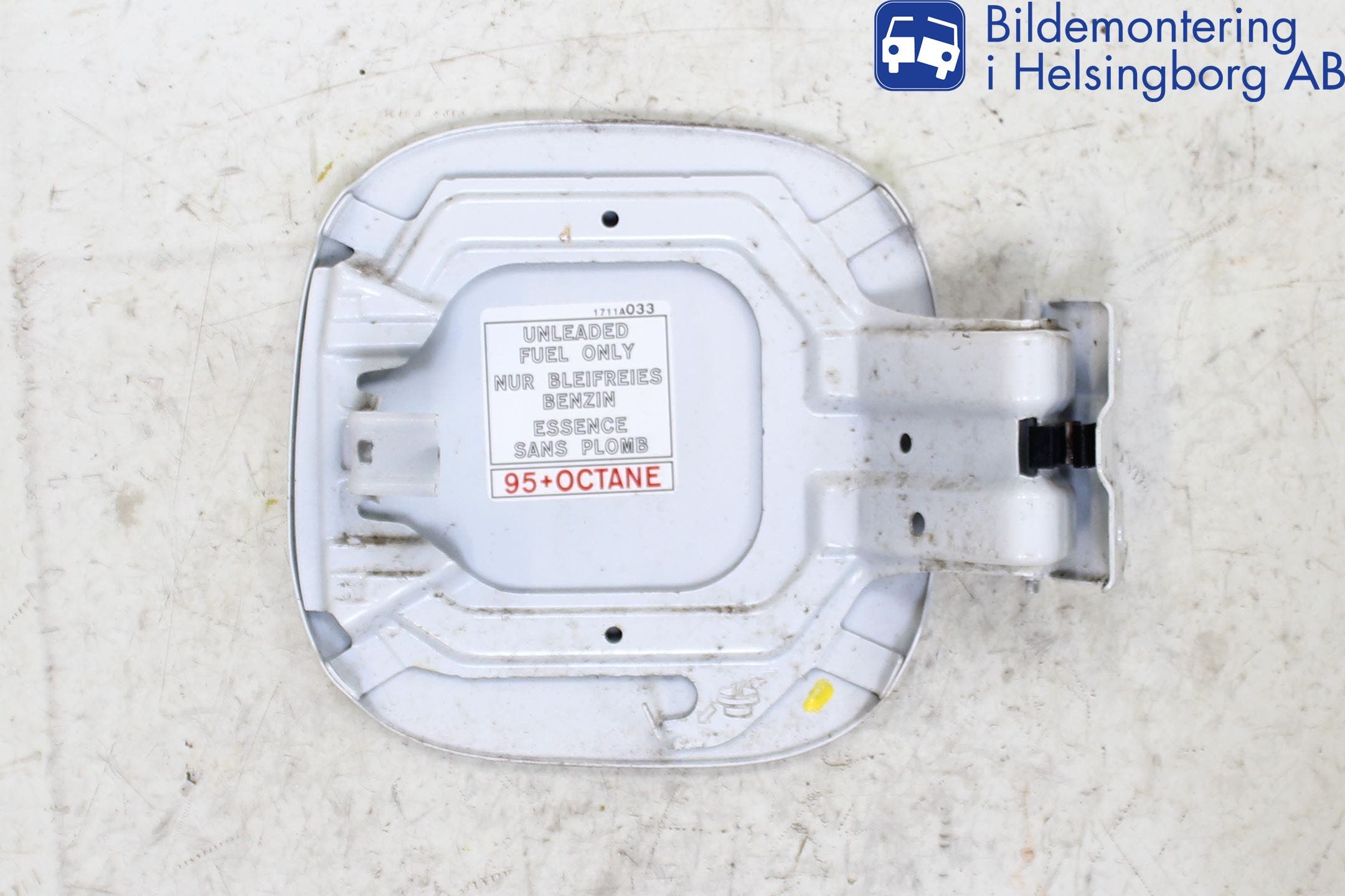 Mitsubishi OUTLANDER 13-21 Tanklucka