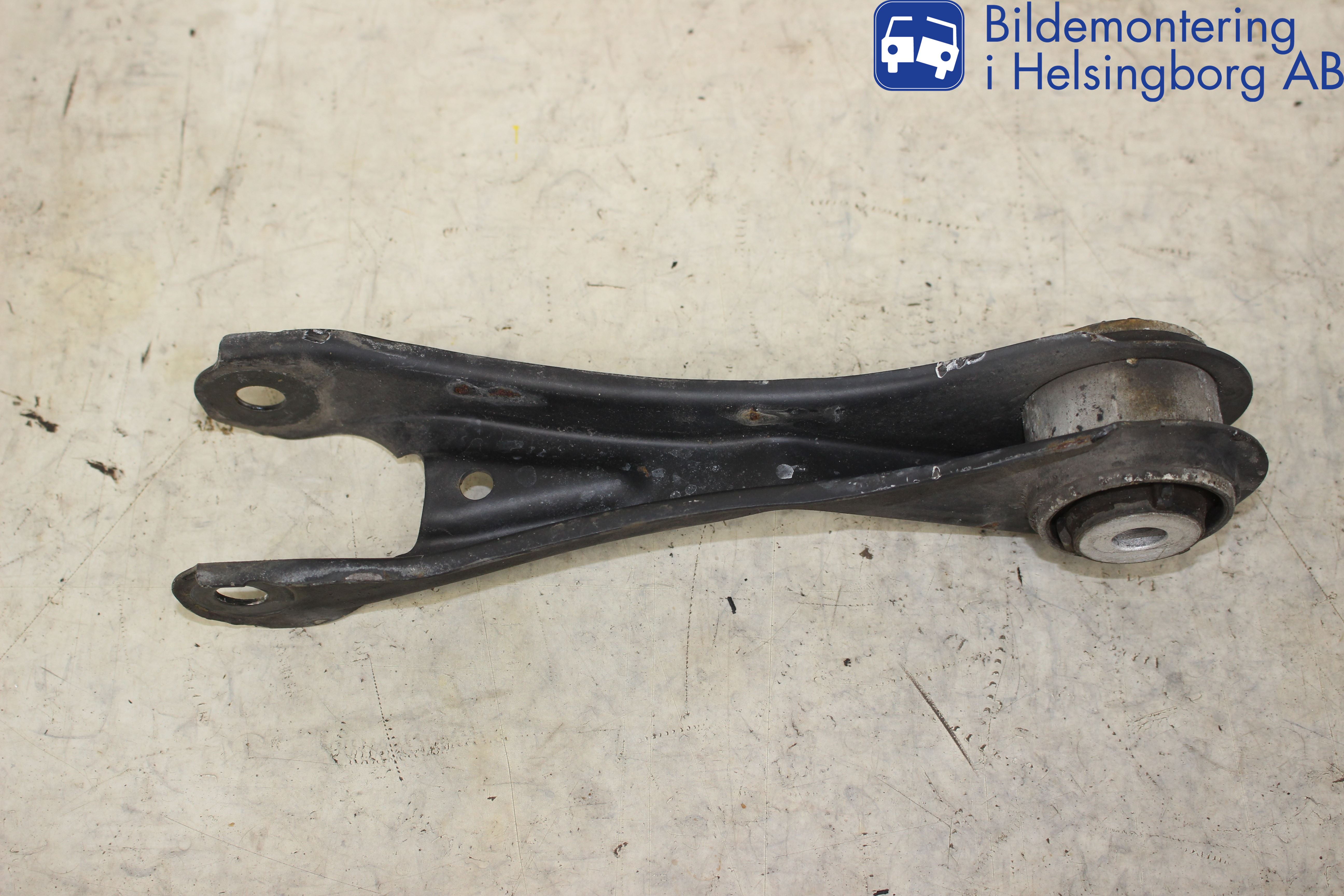 Mercedes-Benz MB GLA-KLASS (X156) 13-20 Bärarm Bak Vänster