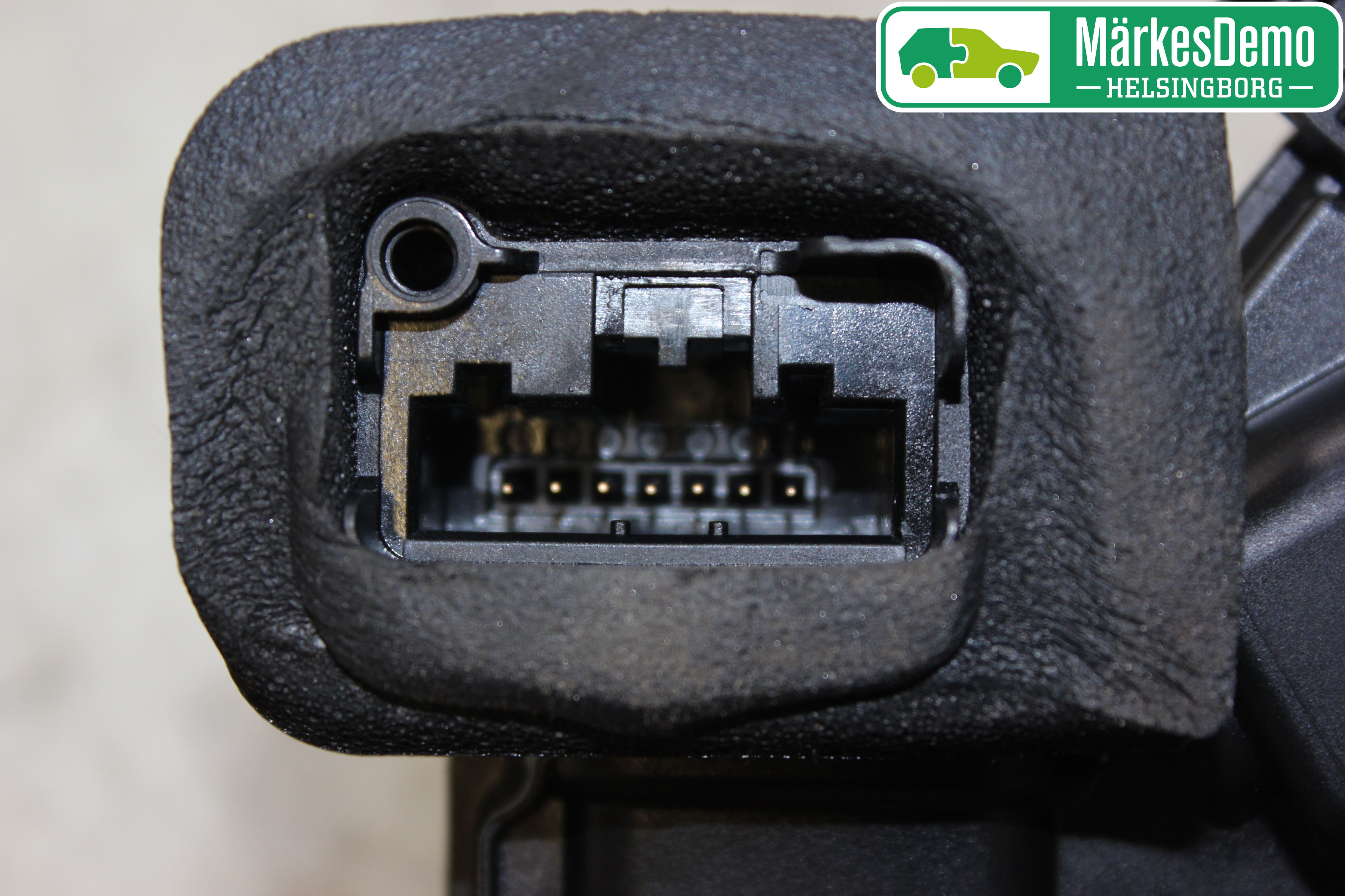 Skoda RAPID Centrallåsmotor Vänster