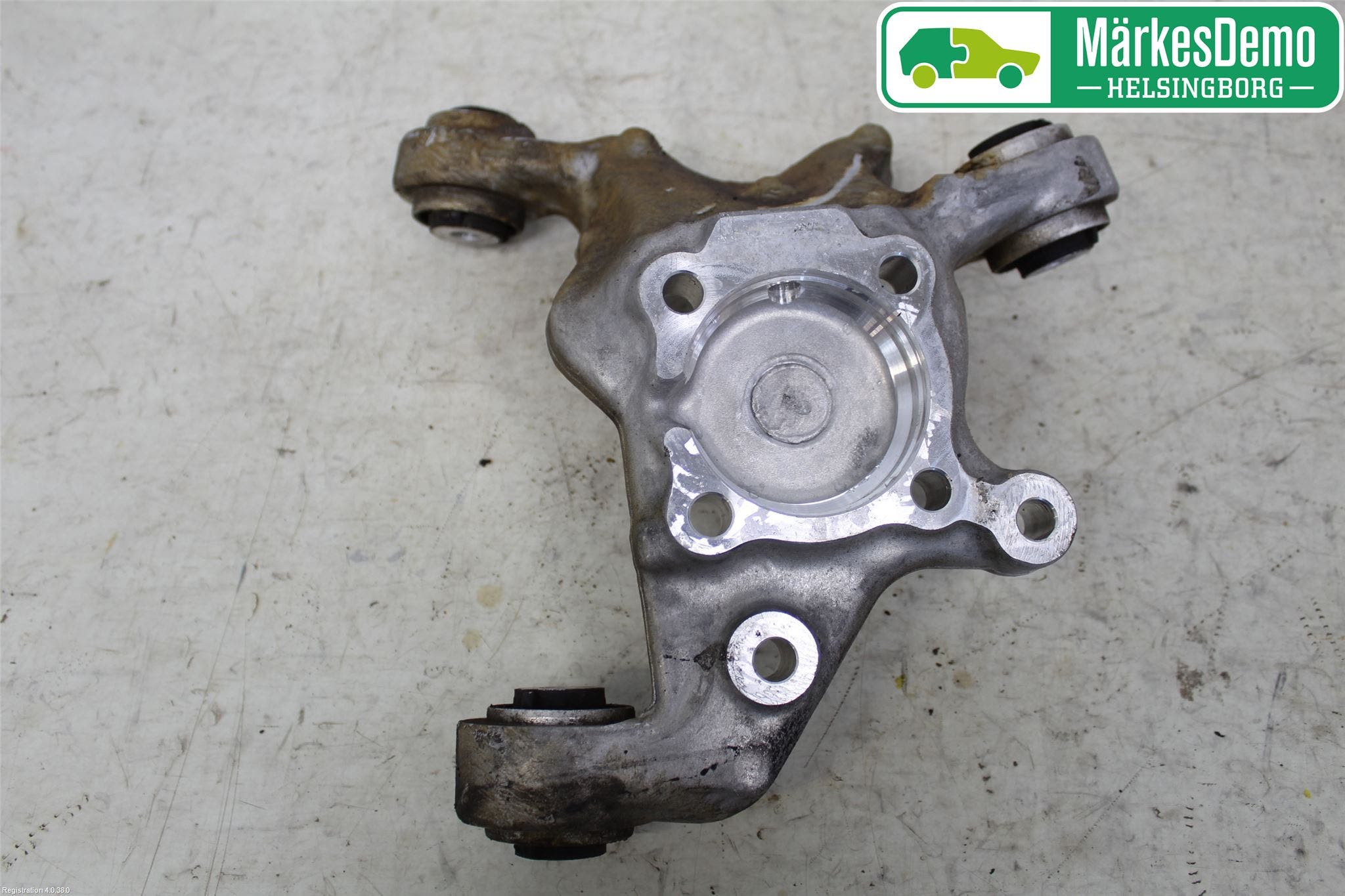 Mercedes-Benz MB A-KLASS (W176) 13-18 Hjullagerhus-Spindel Vä B