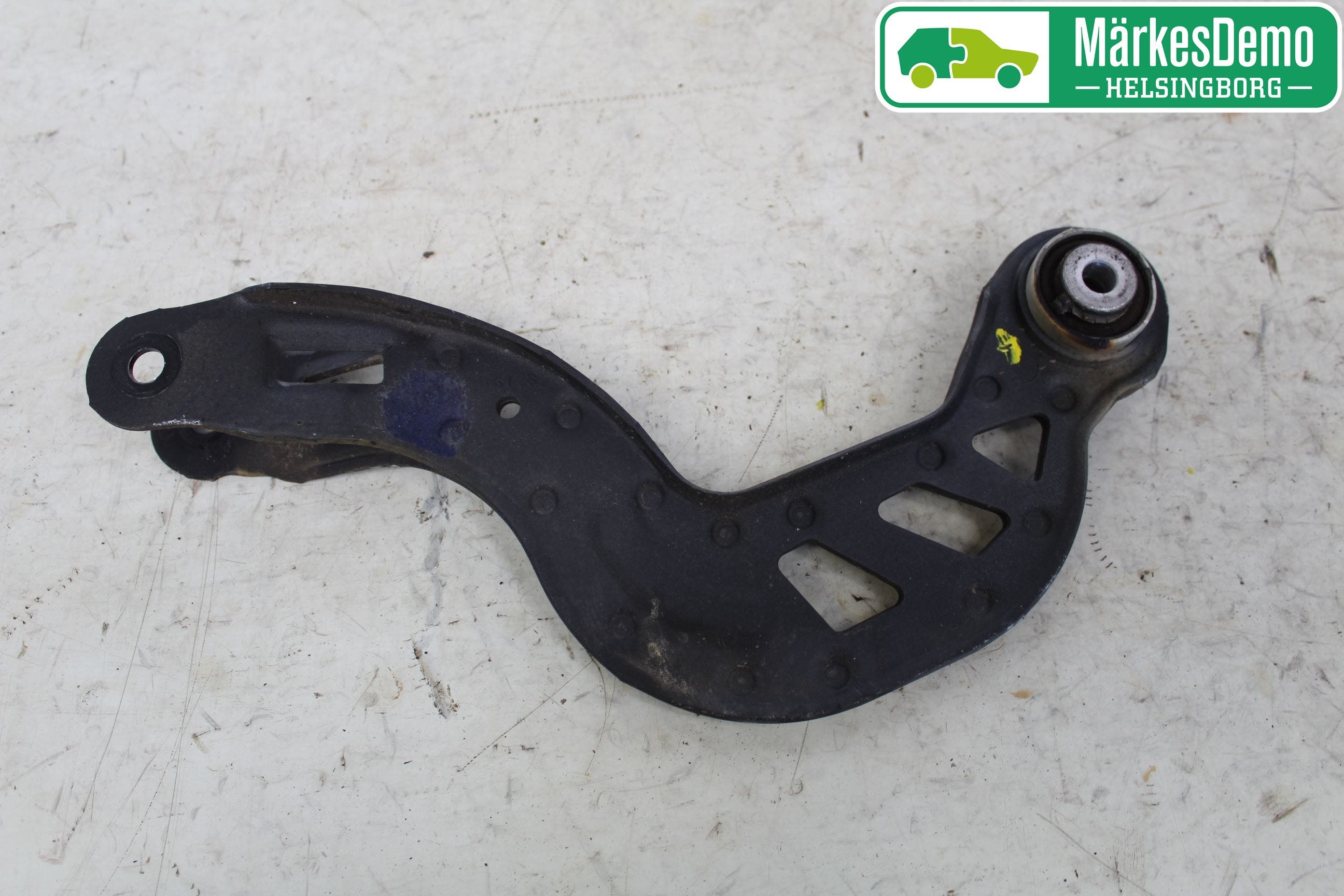 Mercedes-Benz MB A-KLASS (W176) 13-18 Bärarm Bak Övre Vänster