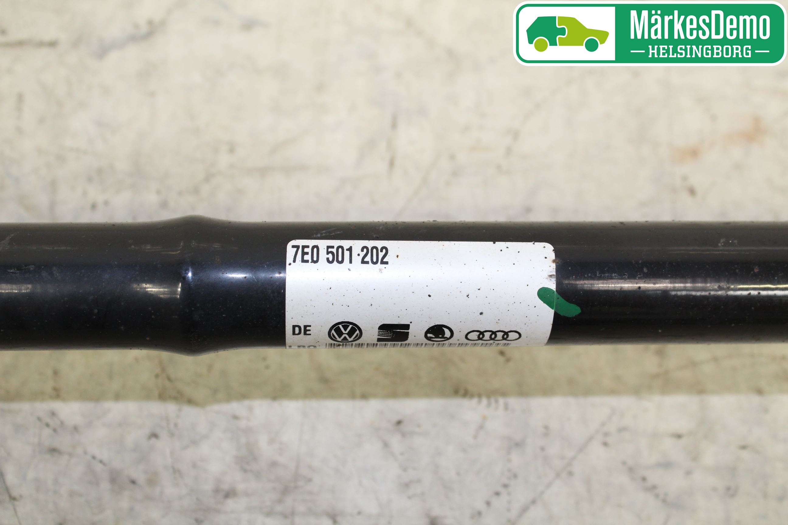 Volkswagen VW TRANSP/CARAVELLE (T5) 04-15 Drivaxel Bak Höger