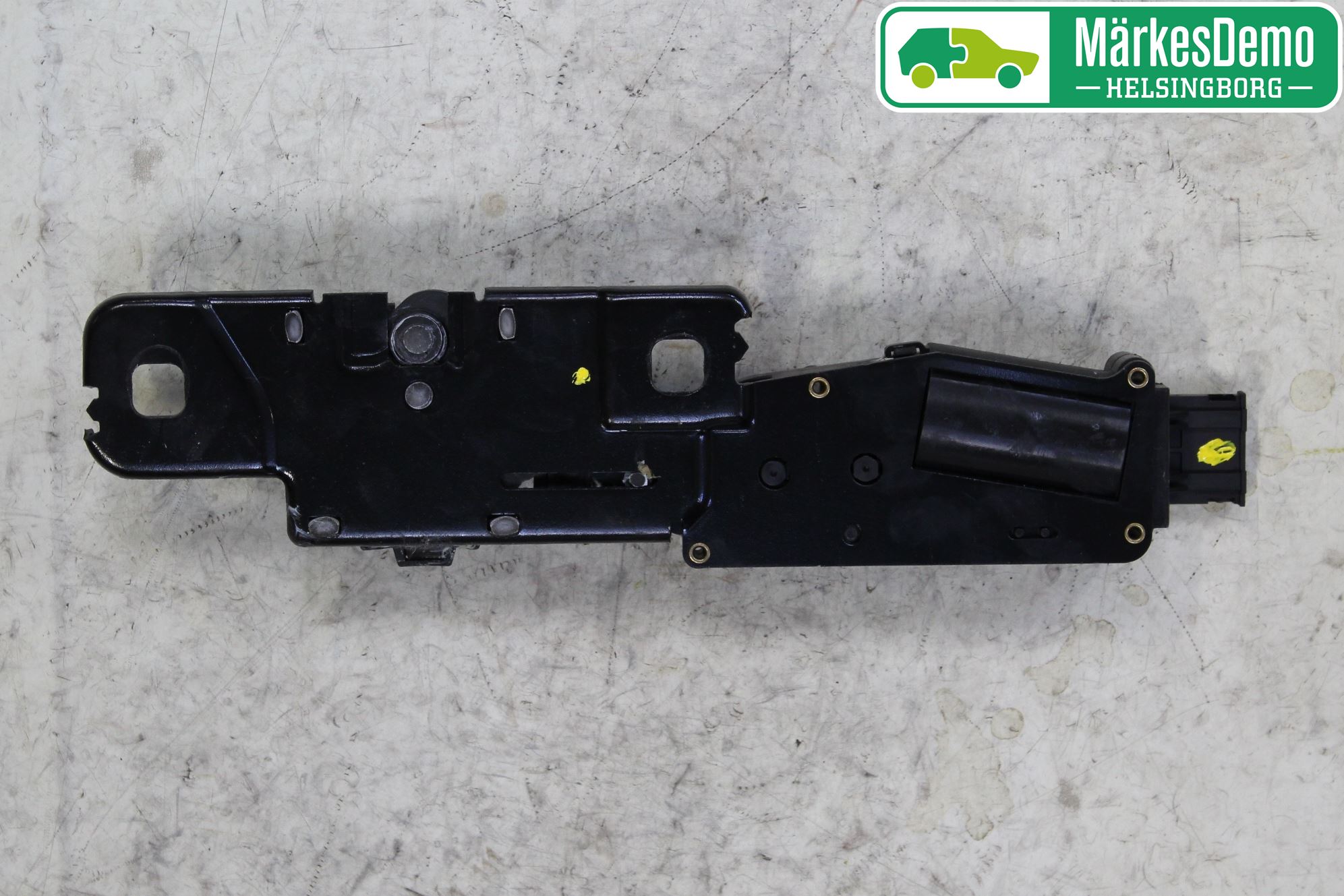 Audi A8/S8 4H 10-17 Låskista Baklucka