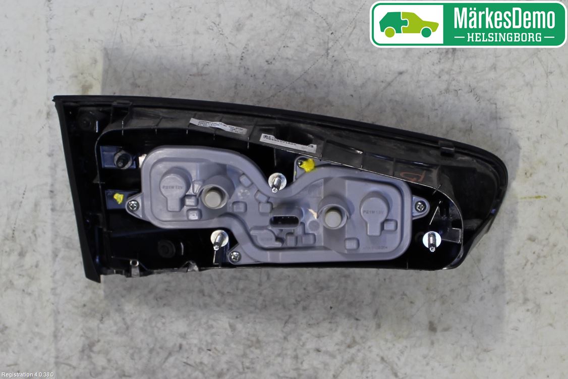 Fiat TIPO/CROSS 16- Bakljus Lucka Hö