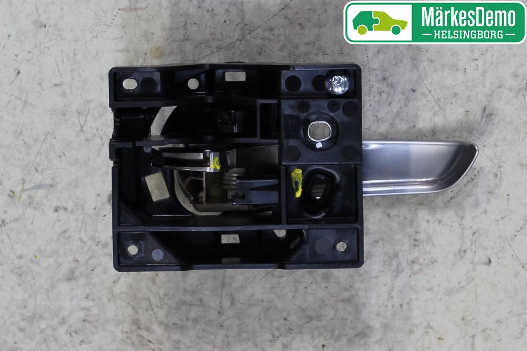 Fiat 500X 15- Dörrhandtag Inre Hö