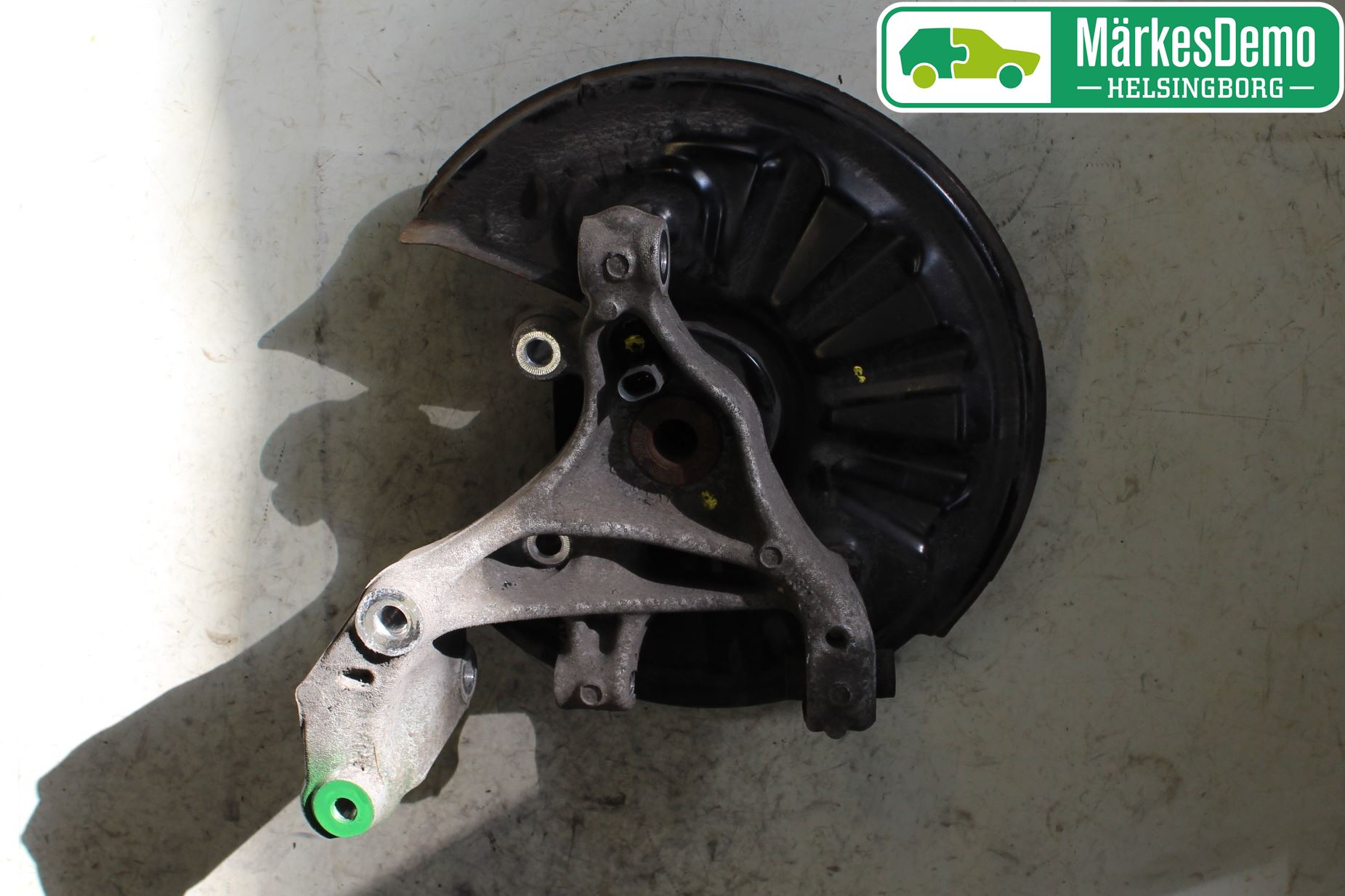 Volkswagen VW PASSAT 15-19 Hjullagerhus-Spindel Hö B