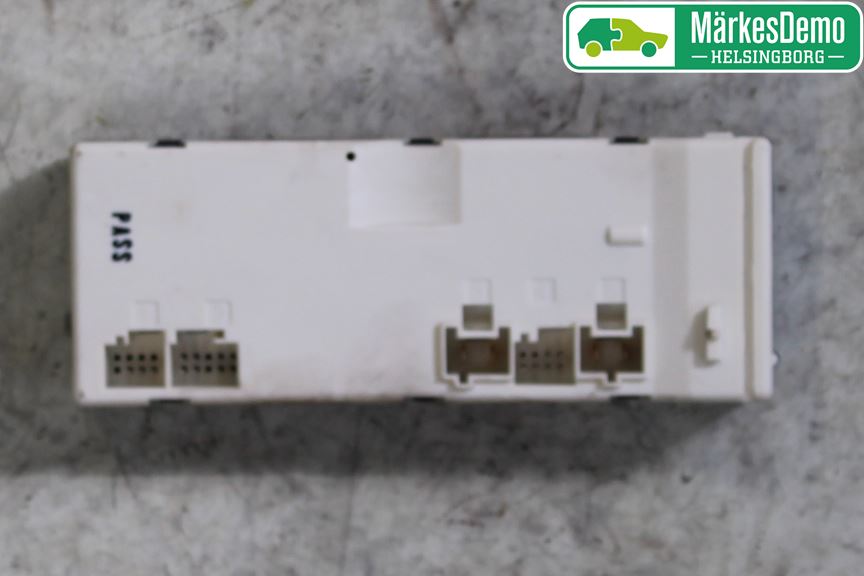 Mercedes-Benz MB E-KLASS (W212) 09-16 Styrenhet Baklucka
