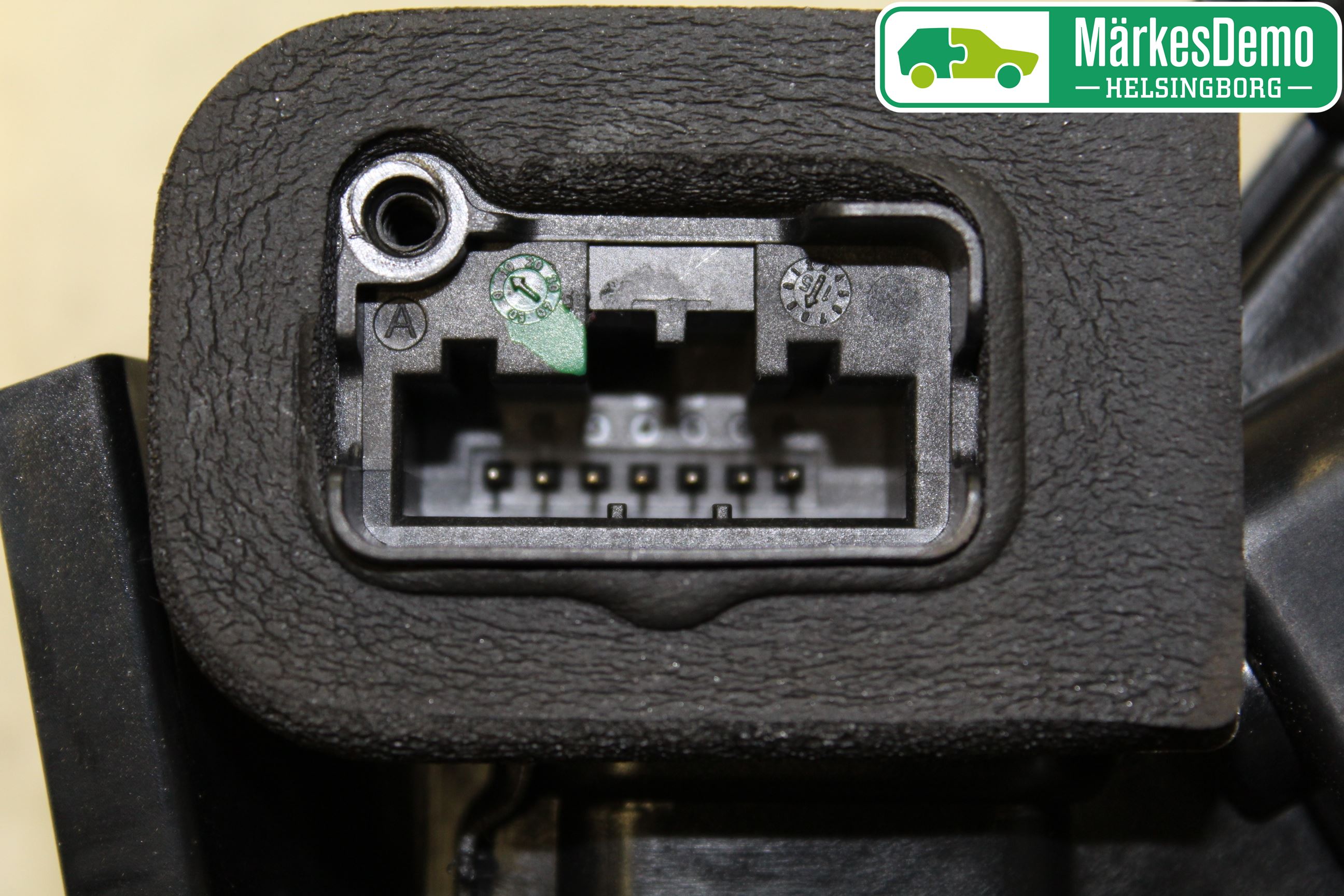 Skoda YETI Centrallåsmotor Vänster