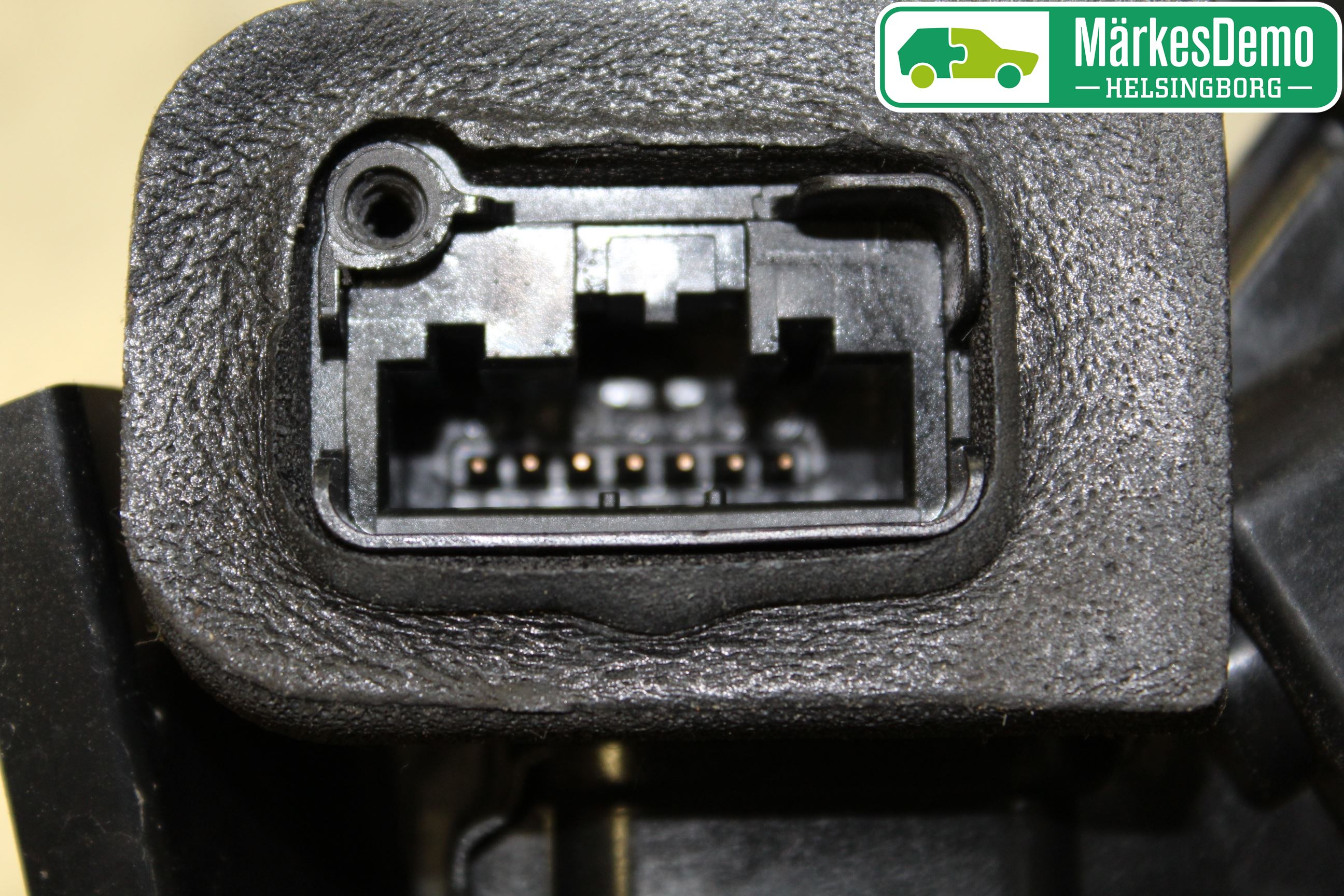 Skoda YETI Centrallåsmotor Vänster