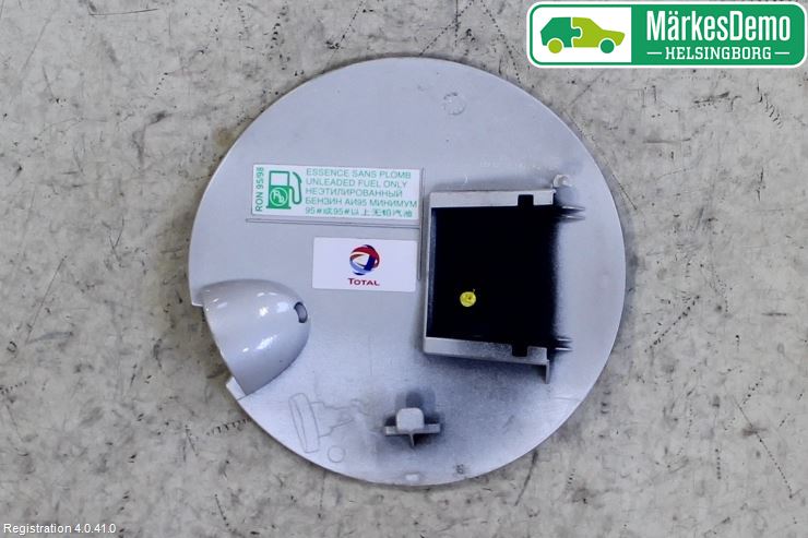 Peugeot 208 12-15 Tanklucka