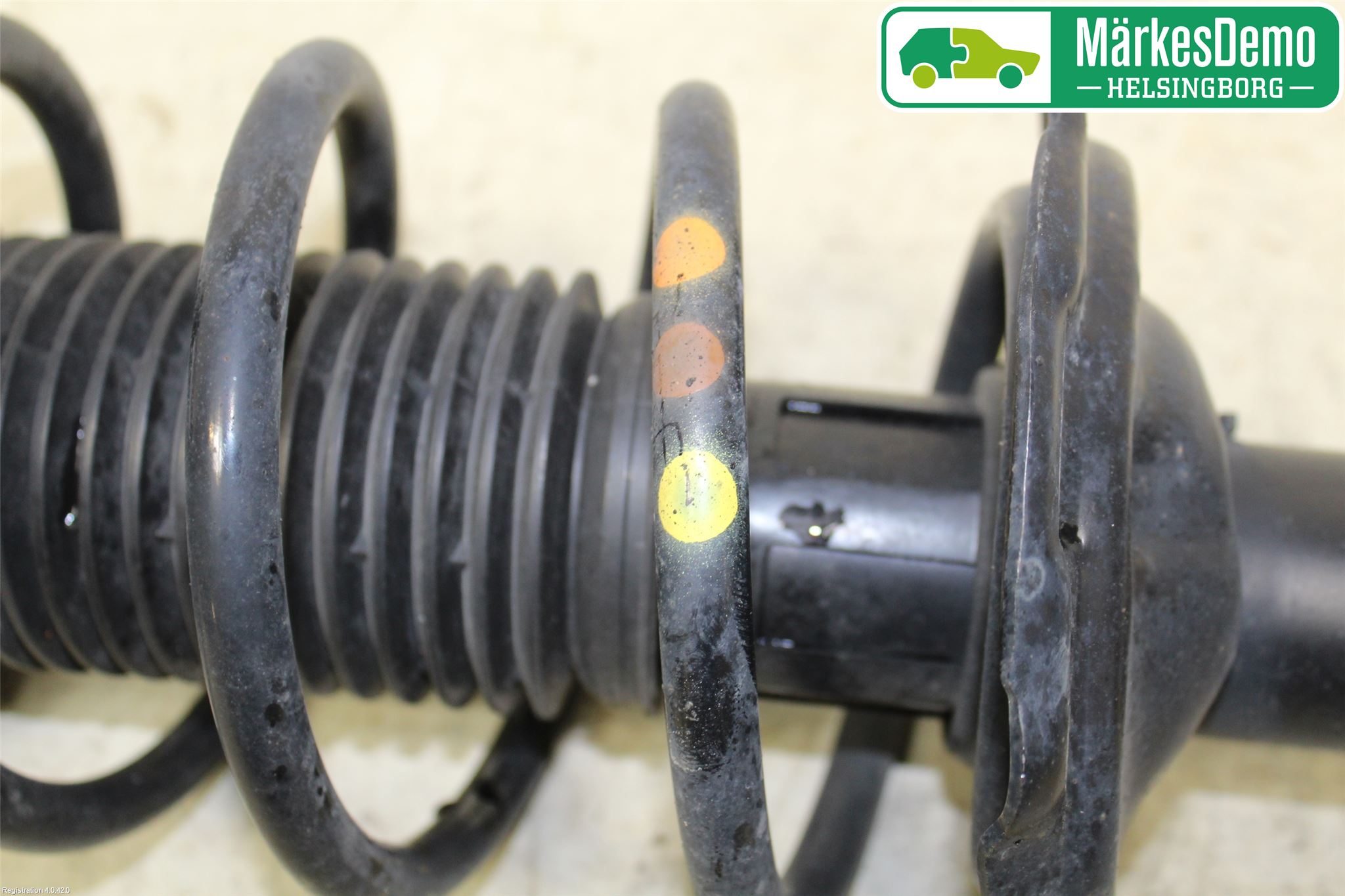 Volkswagen VW PASSAT 15-19 Fjäderben Fram Höger