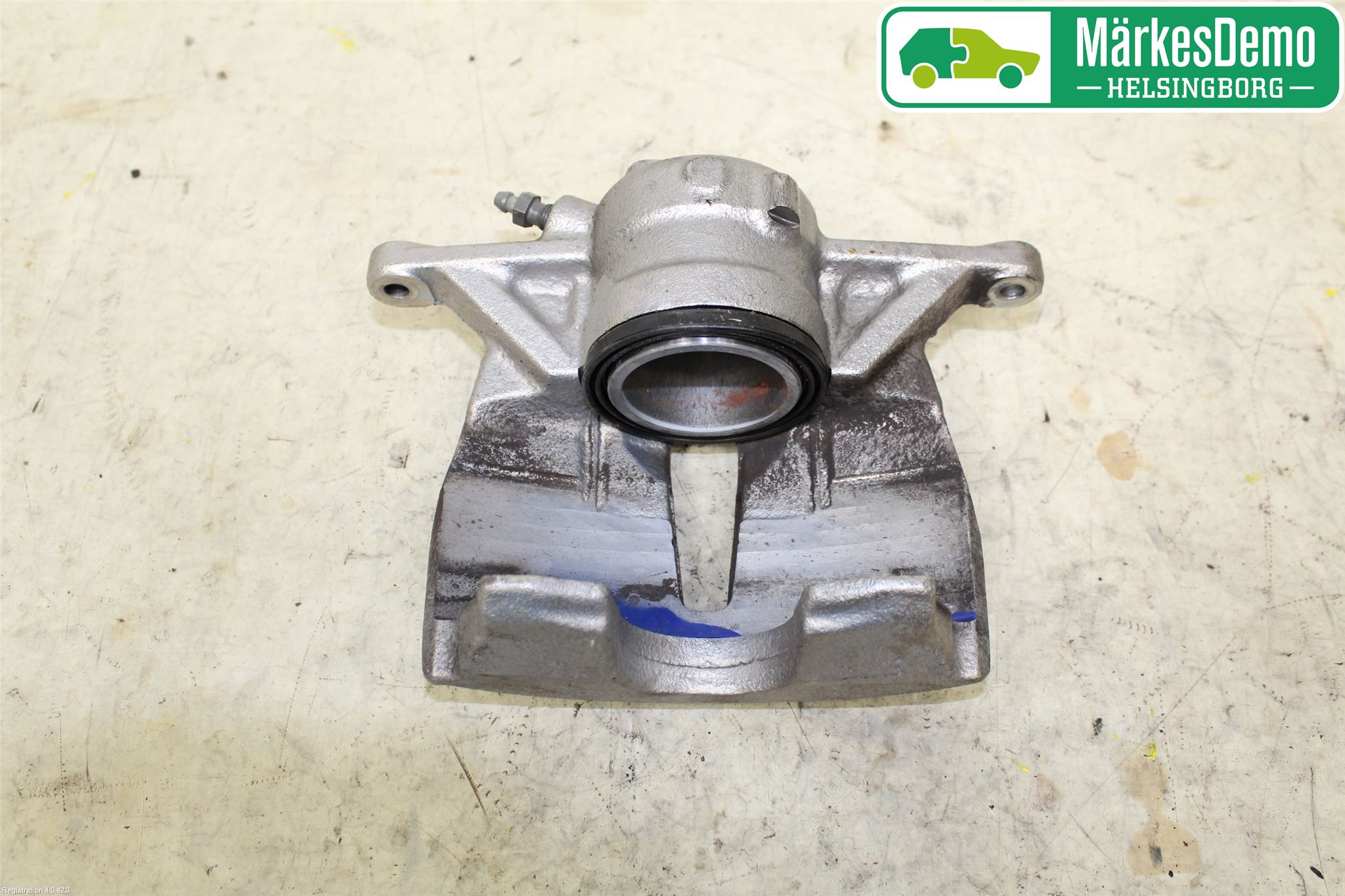 Volkswagen VW PASSAT 15-19 Bromsok Fram Vänster